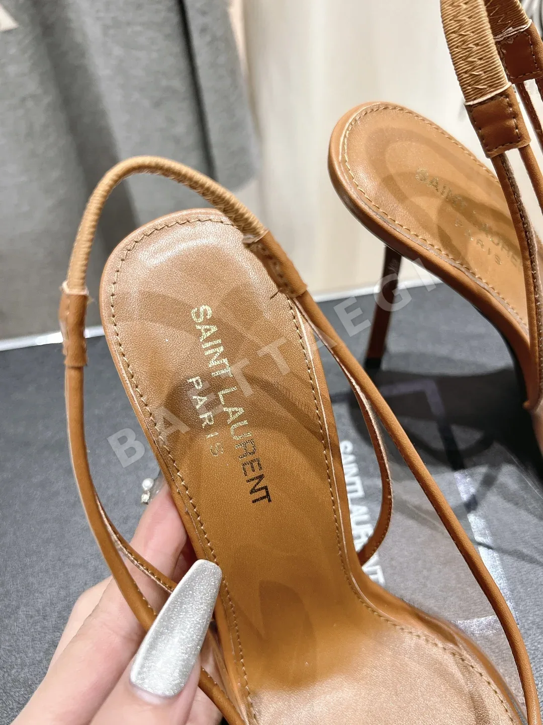 생로랑 투명 사각 버클 하이힐 플랫 샌들 9458 상세 이미지 7