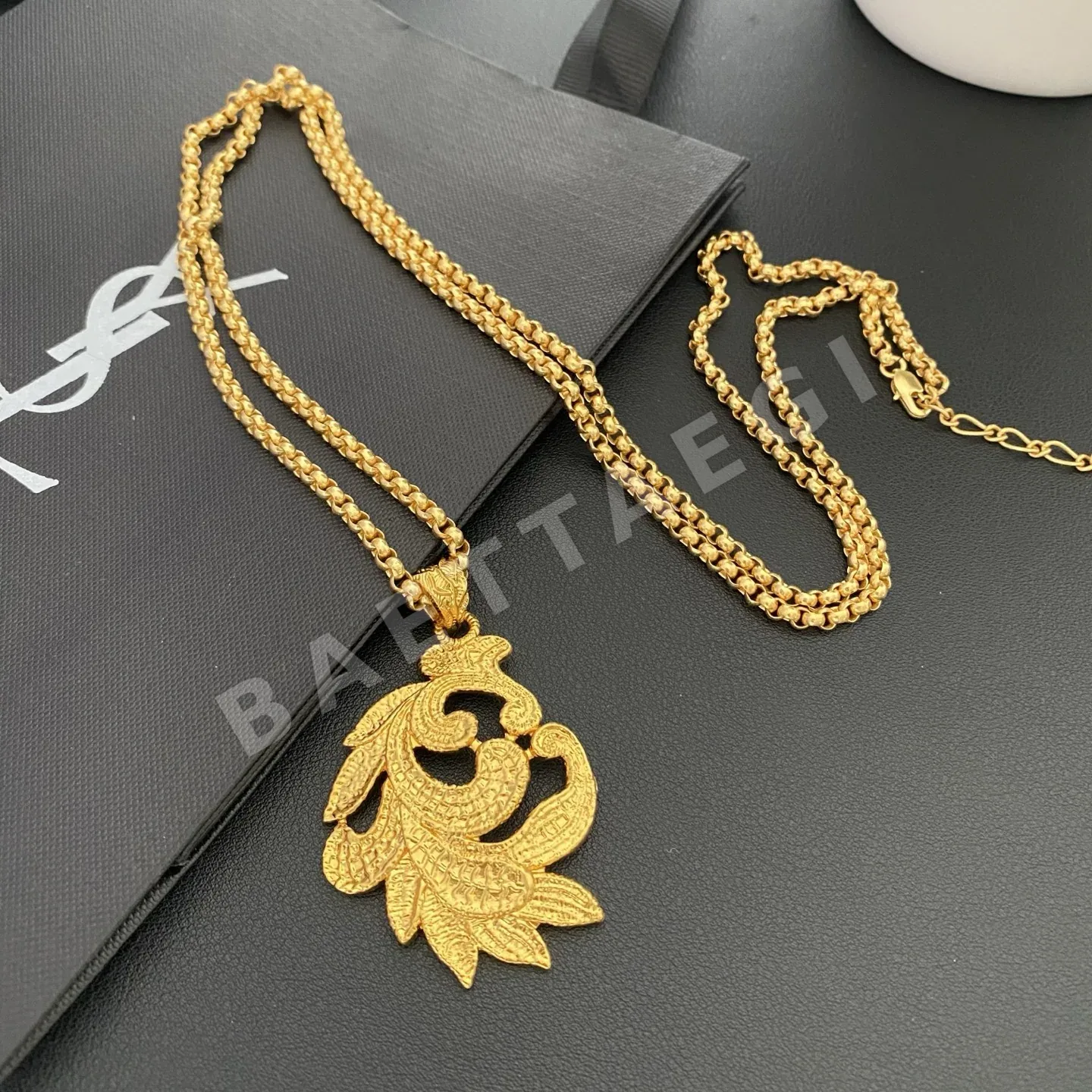 생로랑 빈티지 리프 디자인 목걸이 상세 이미지 5