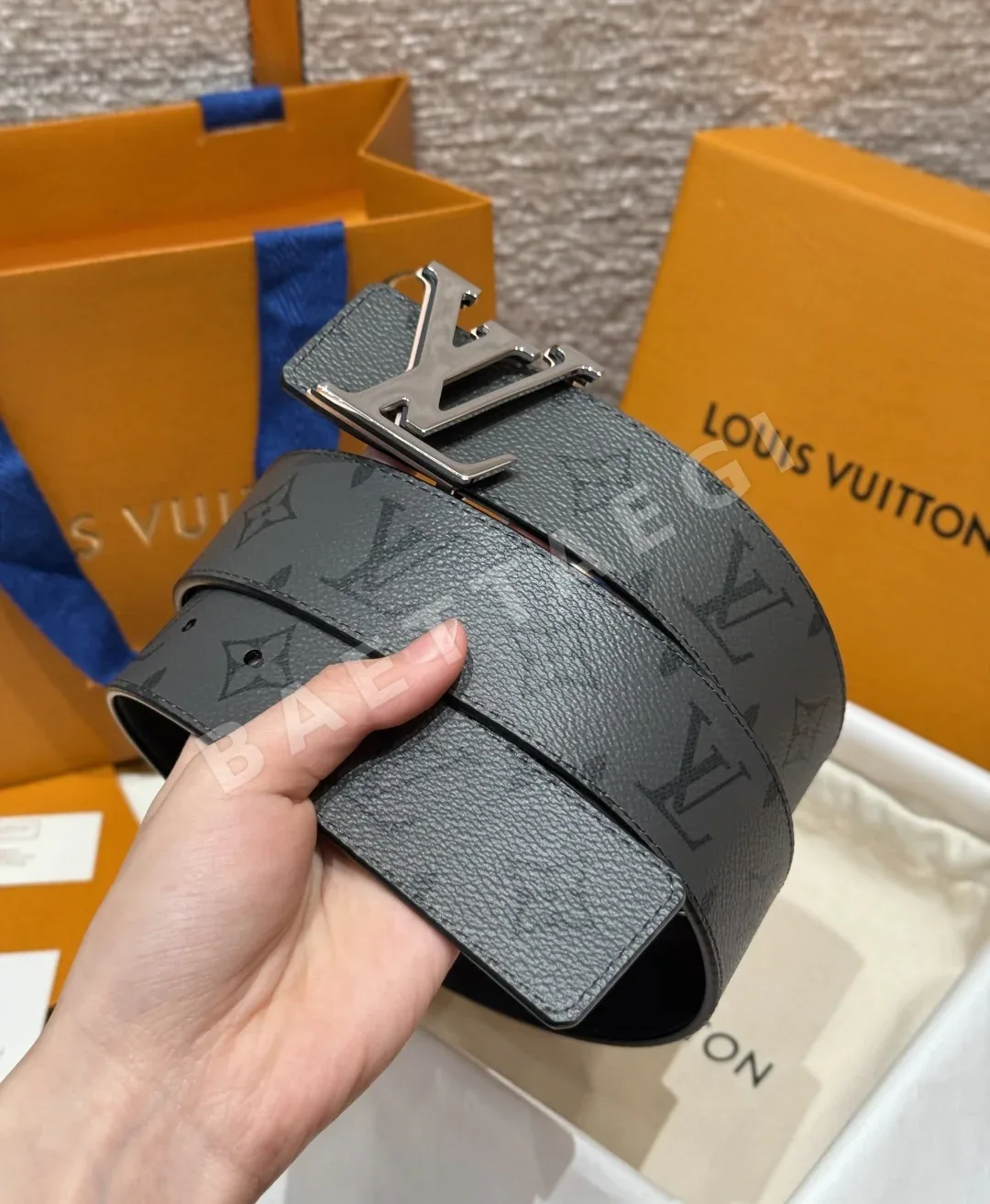 루이비통 이니셜 버클 리버시블 벨트 40mm 상세 이미지 2