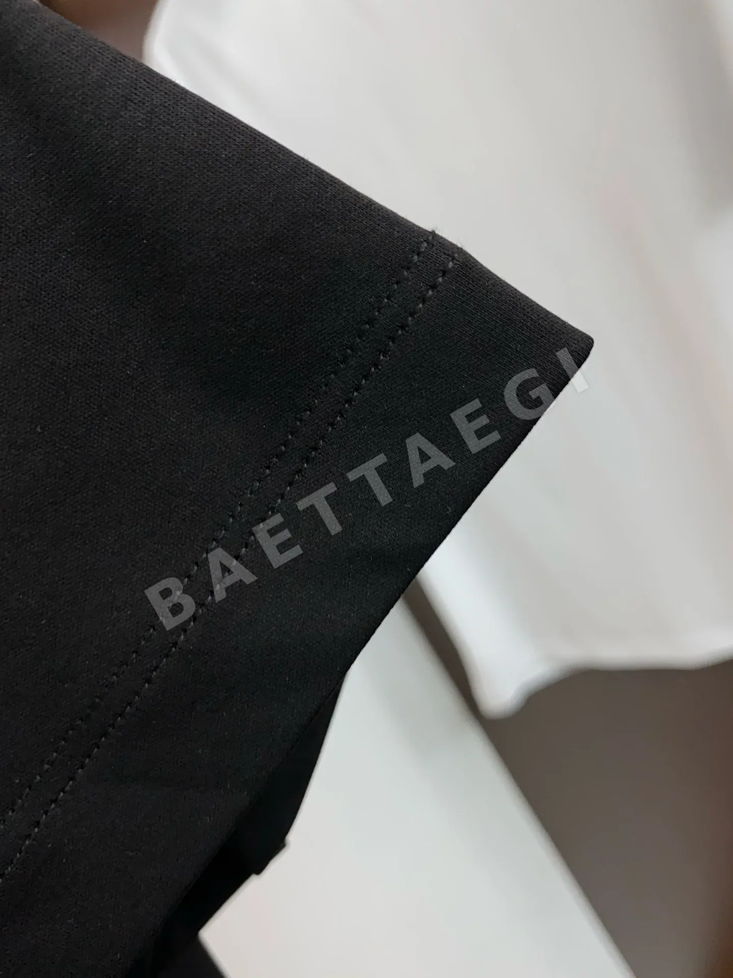 디올 크루넥 양면 머서라이즈드 코튼 반팔 티셔츠 상세 이미지 5