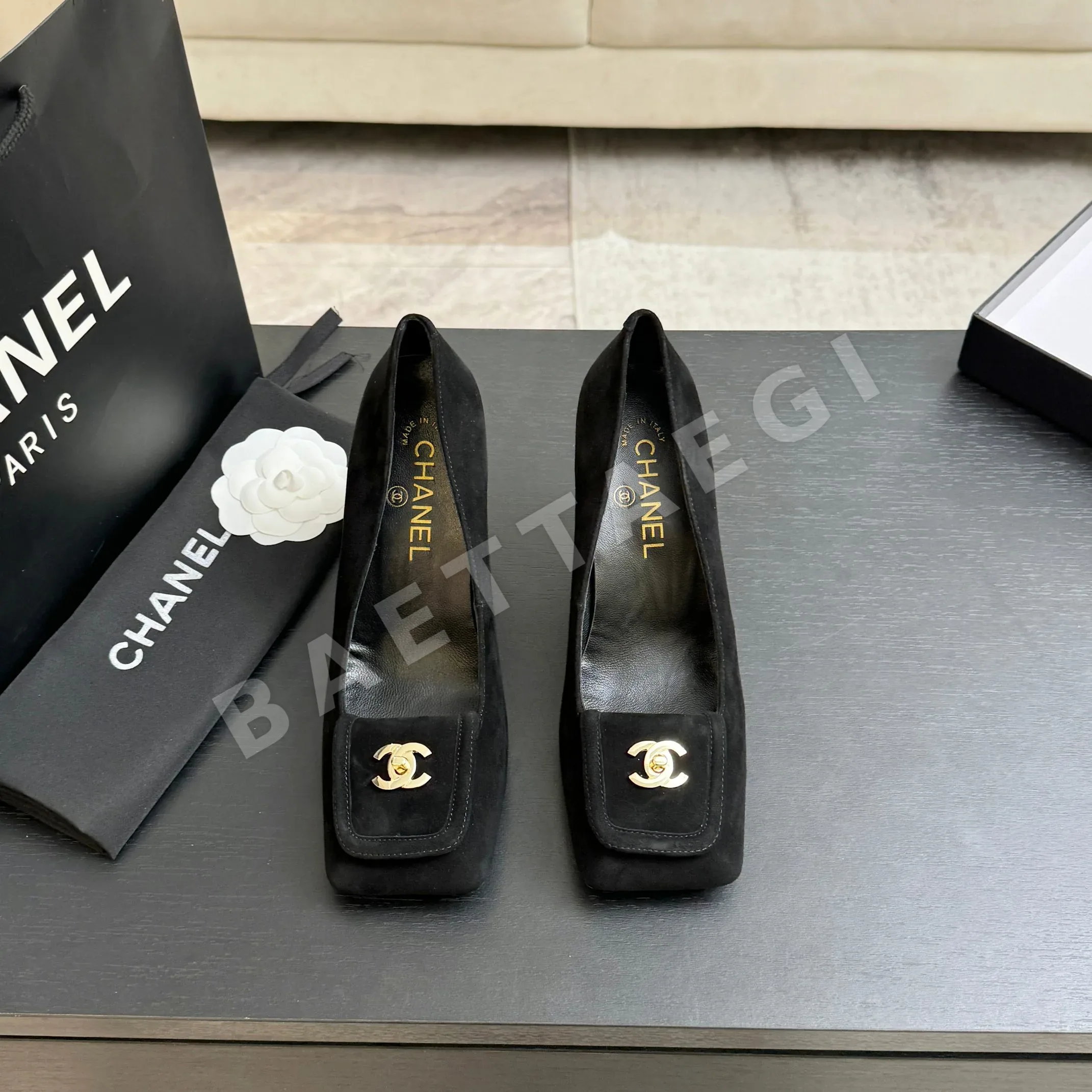 샤넬 더블 C 스티치 네모 앞코 슬리퍼 샌들 플랫 98608