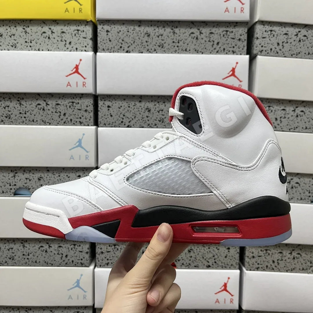 나이키 [GX] 조던 5 레트로 HQ7978-101 201351 Nike Jordan 5 Retro Fire Red Black Tongue 상세 이미지 3
