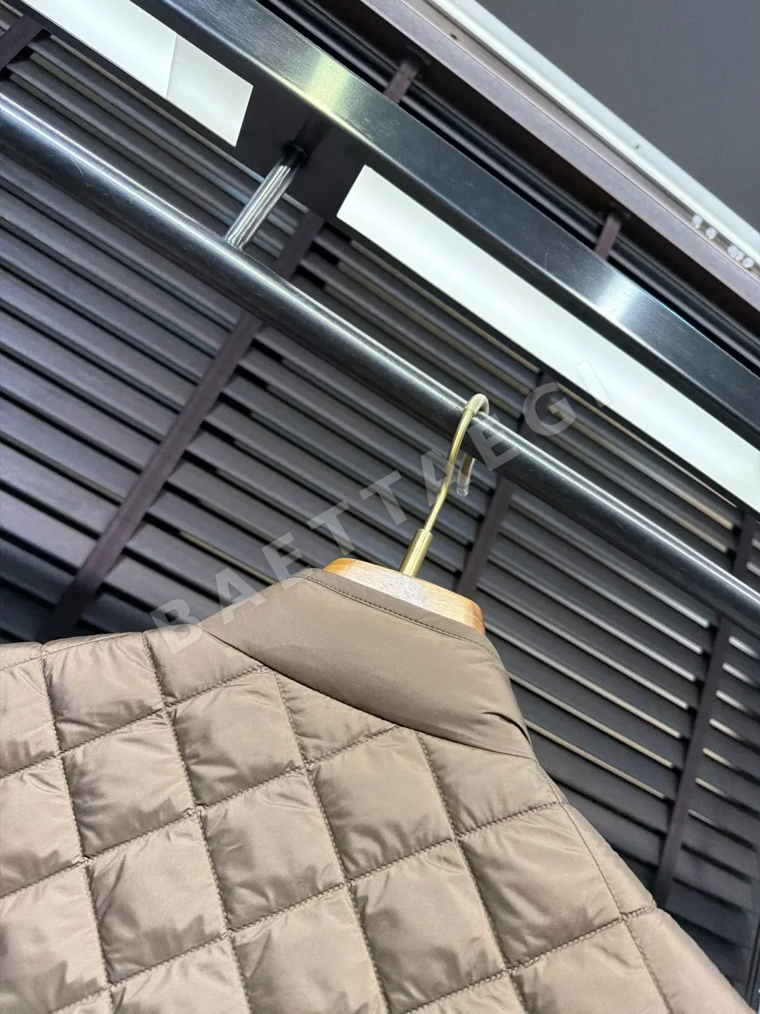 몽클레르 친환경 폴리에스터 남성 다운 베스트 M9631 상세 이미지 9