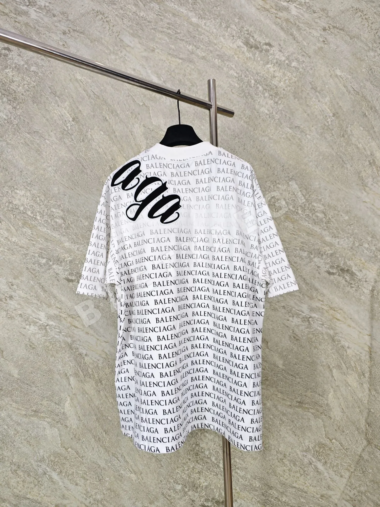 발렌시아가 그라데이션 자수 남성 반팔 티셔츠 상세 이미지 2