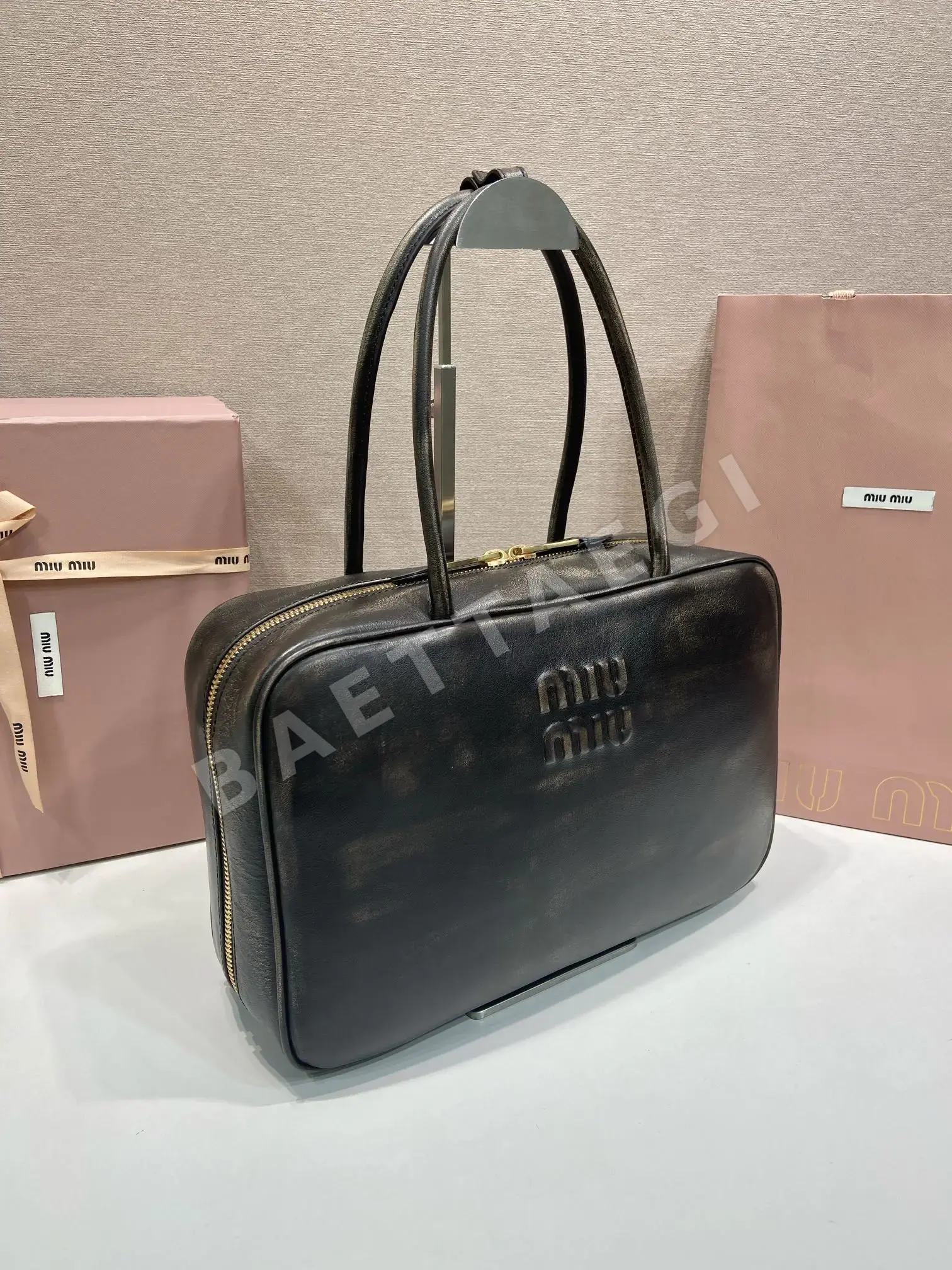 미우미우 램스킨 라지 볼링백 5BB117 상세 이미지 2