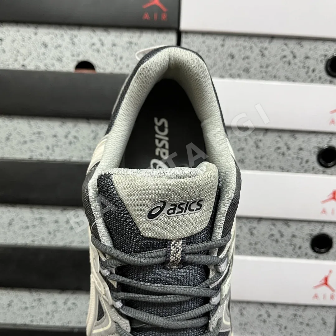 아식스 [XY] 젤 카하나 8 1011B109-031 200340 Asics Gel-Kahana 8 상세 이미지 2
