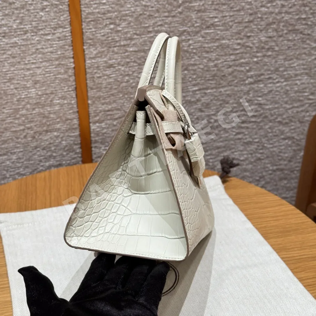에르메스 버킨 20 cm 매트 악어 가죽 가방 상세 이미지 3