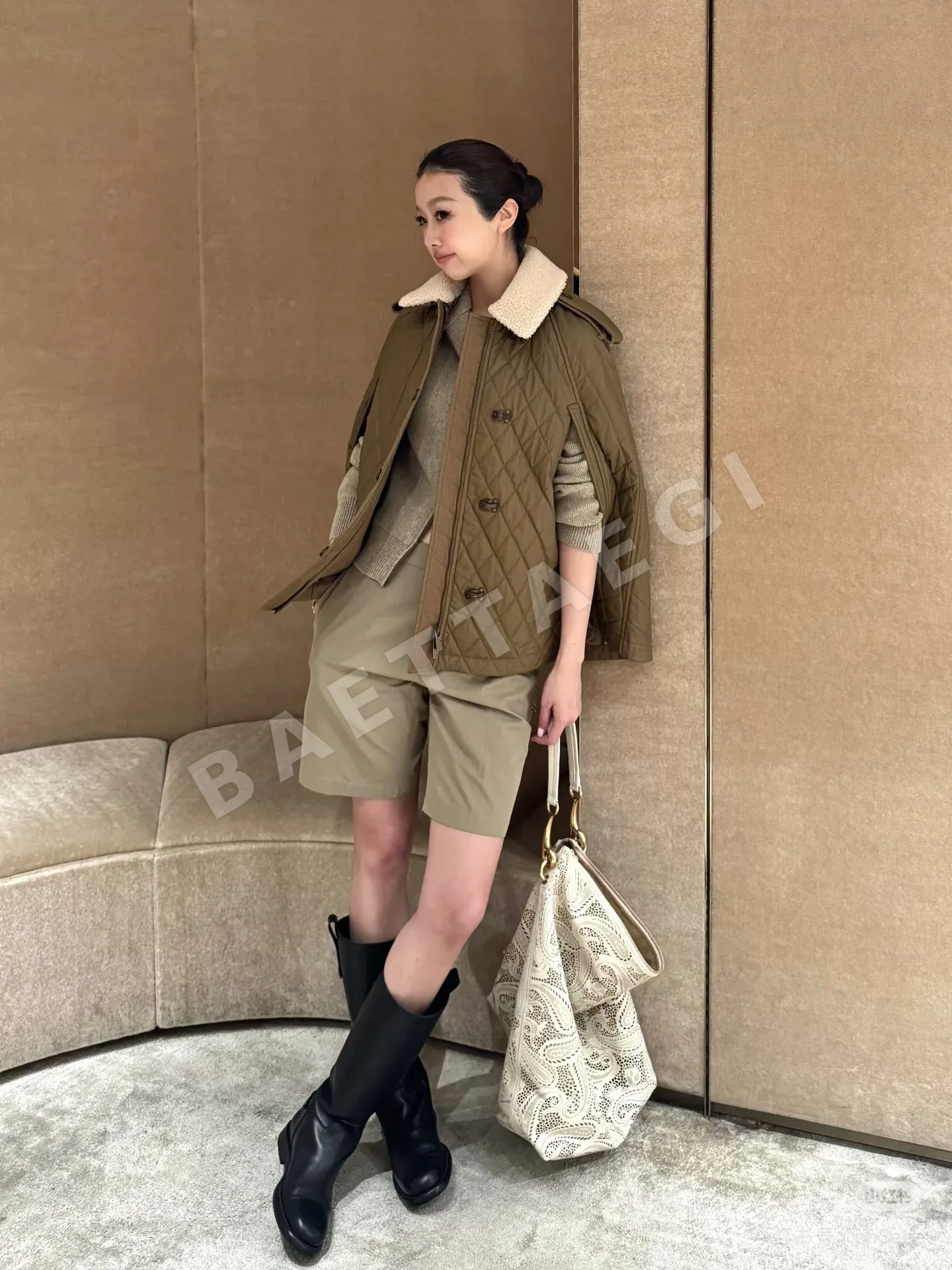 버버리 퍼 카라 퀼팅 케이프 코트 상세 이미지 8
