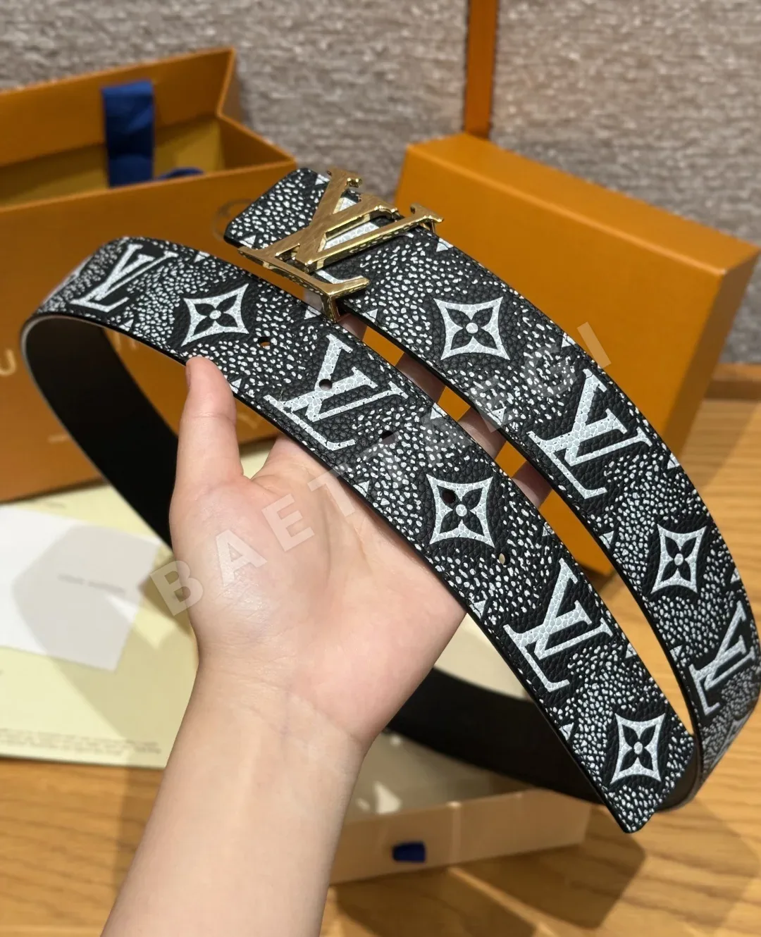 루이비통 이니셜 40mm 리버시블 벨트 상세 이미지 7
