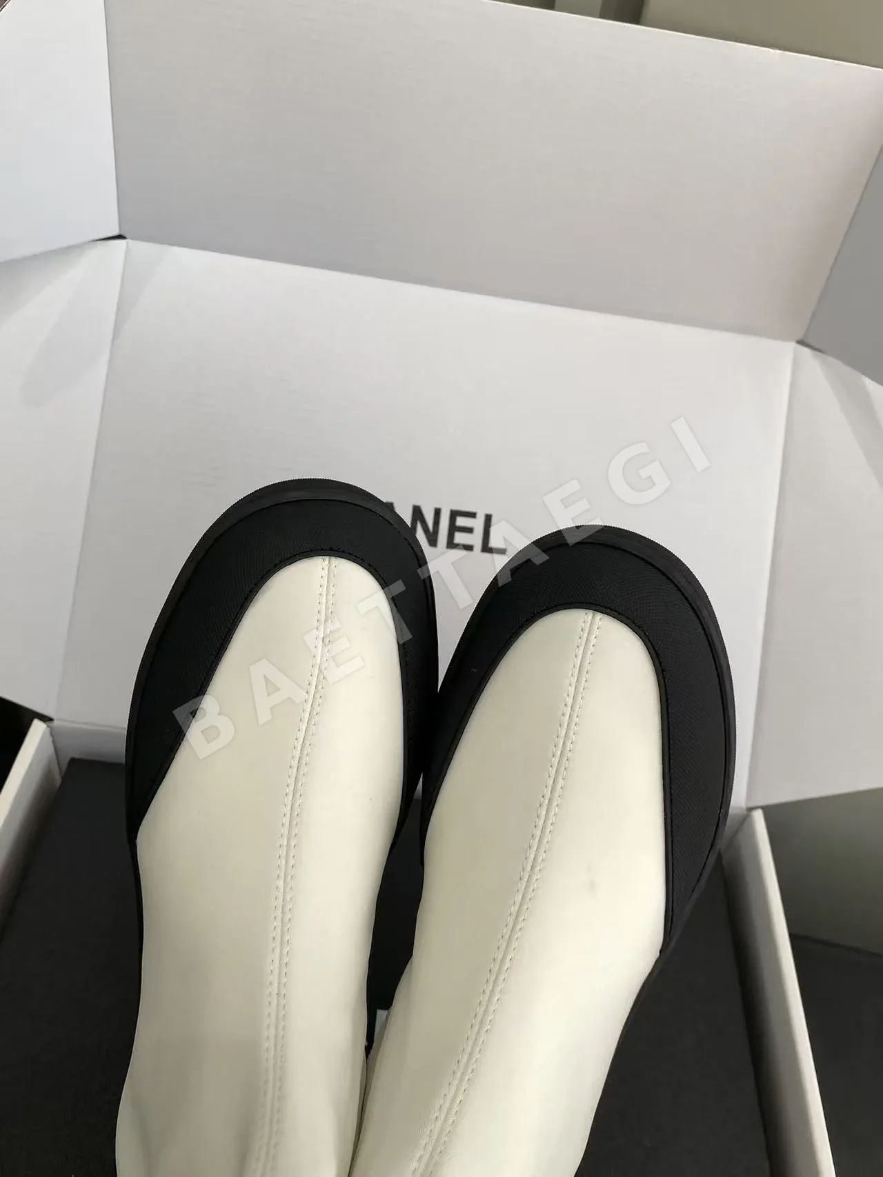 샤넬 더블 C 엘라스틱 앵클 부츠 상세 이미지 4