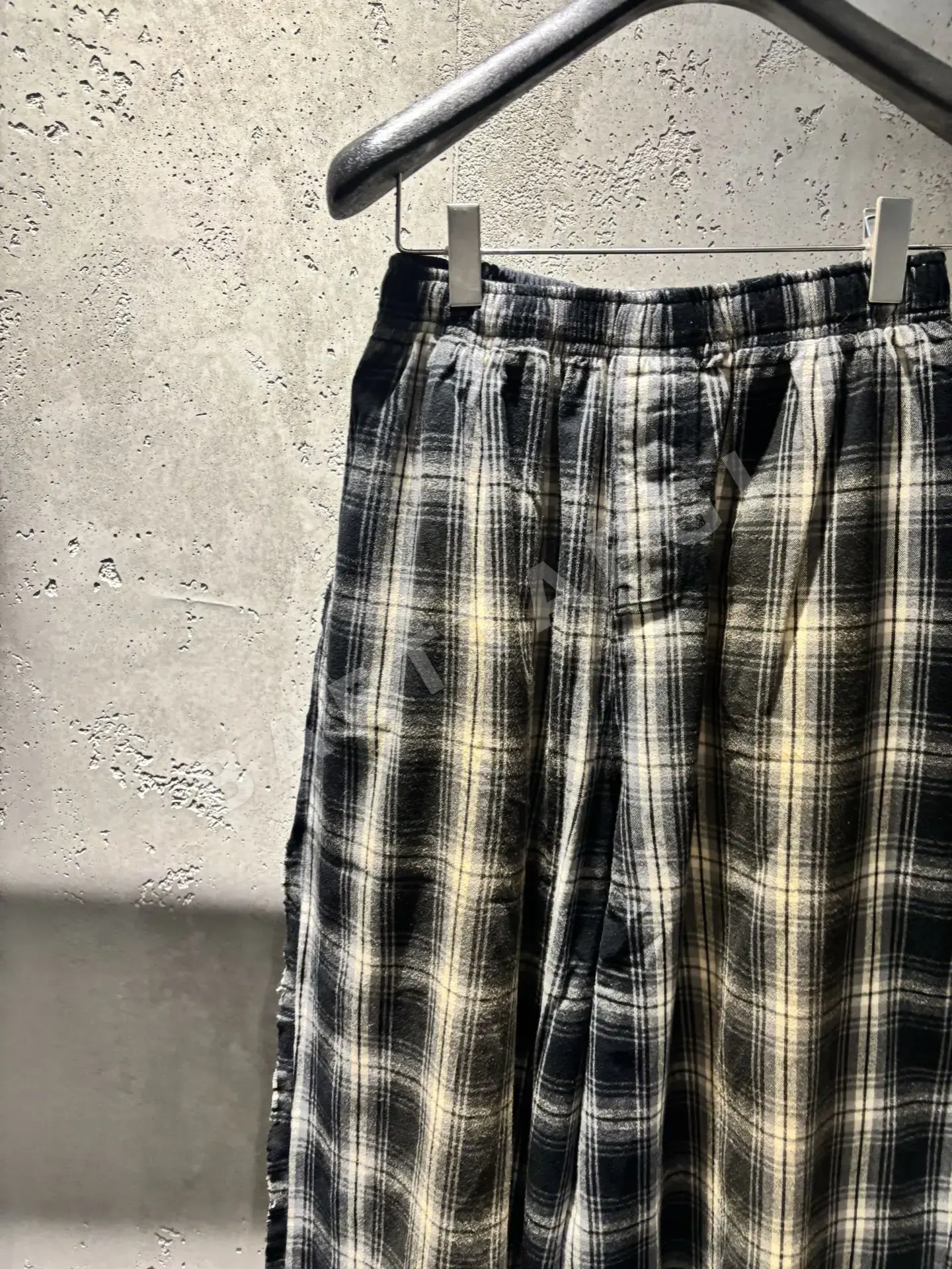 발렌시아가 남성 바지 상세 이미지 6