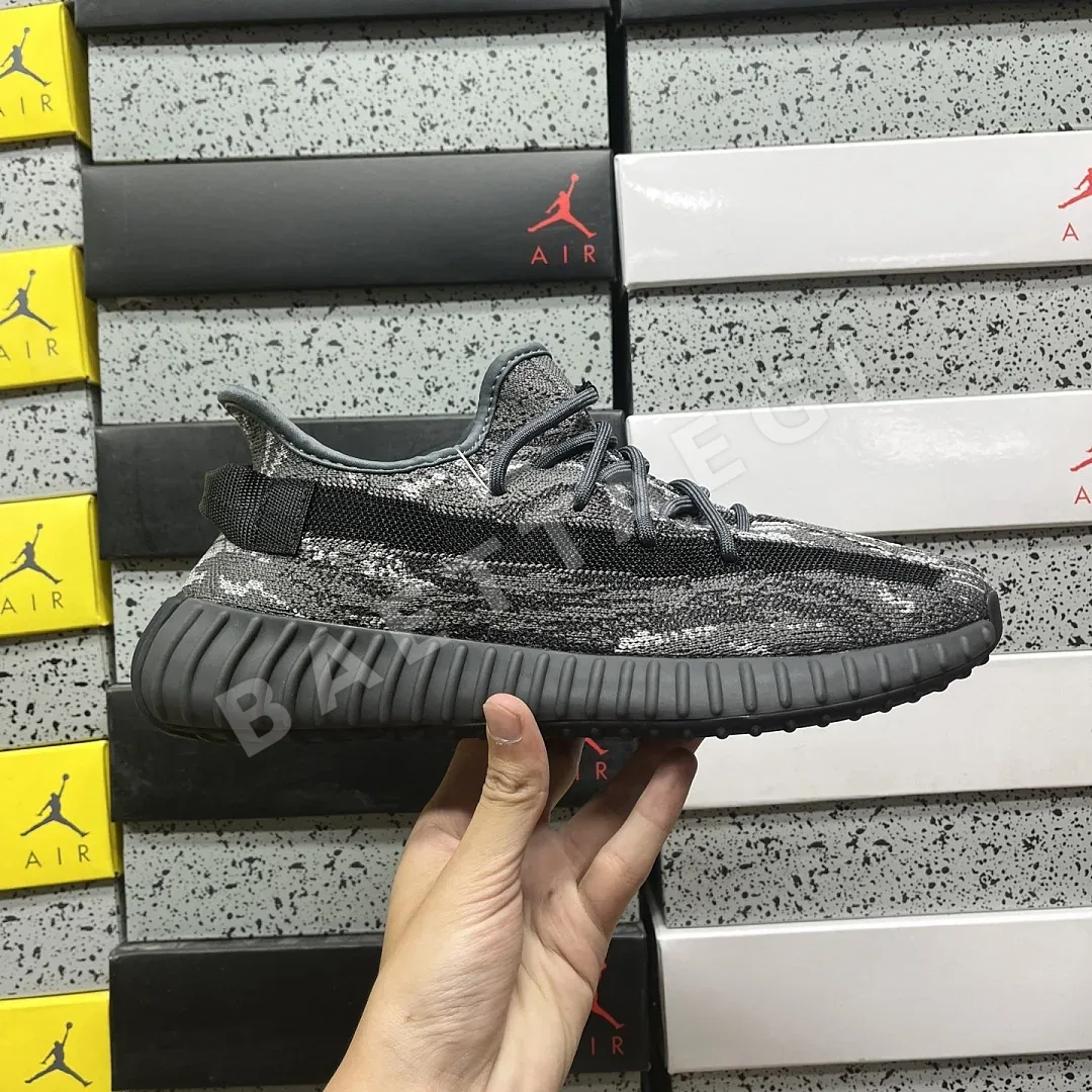 아디다스 [R] 이지 부스트 350 V2 ID4811 200758 Adidas Yeezy Boost 350 V2 상세 이미지 7