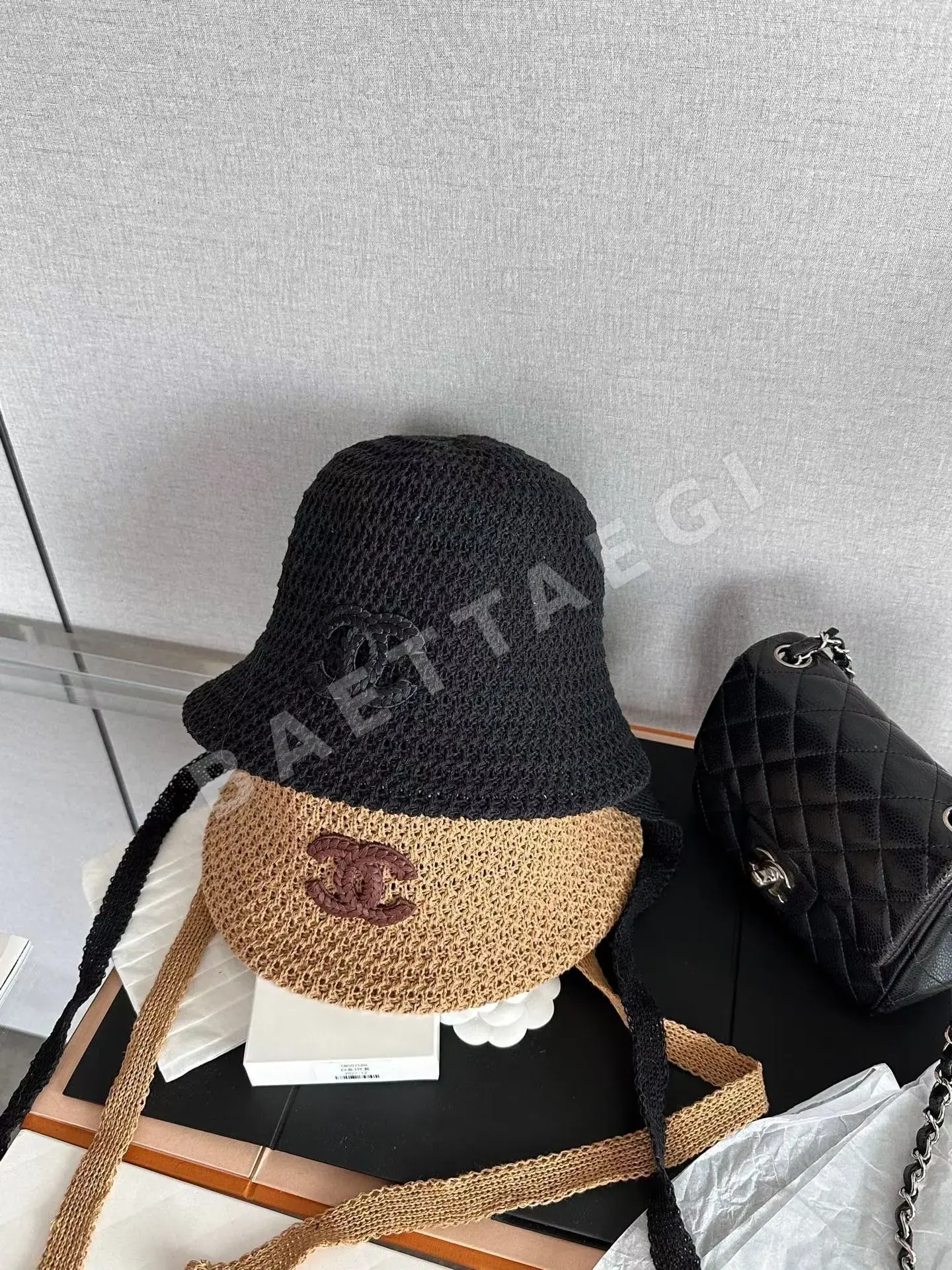 샤넬 더블 C 로고 스트로 캡 상세 이미지 2