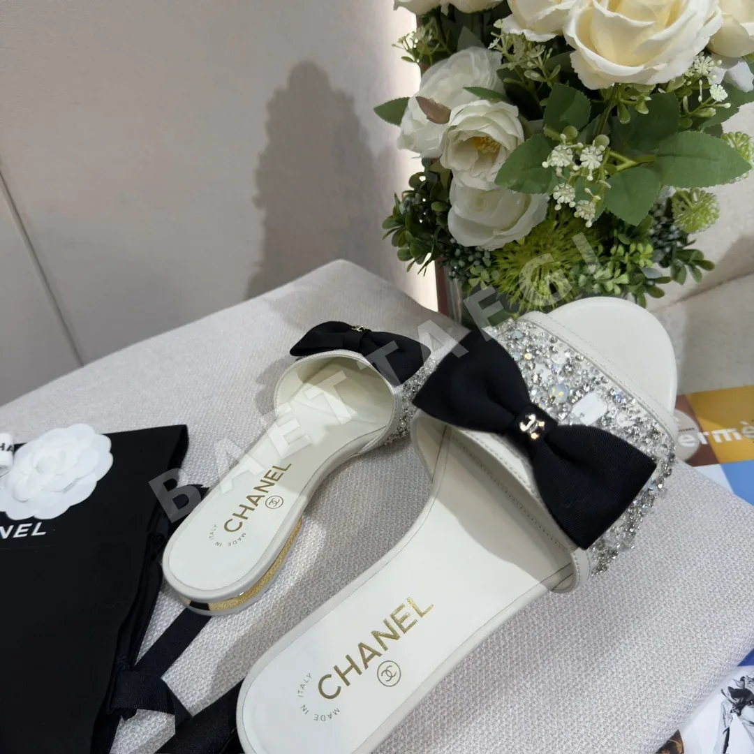 샤넬 메티에다르 리본 크리스털 장식 슬리퍼 상세 이미지 4
