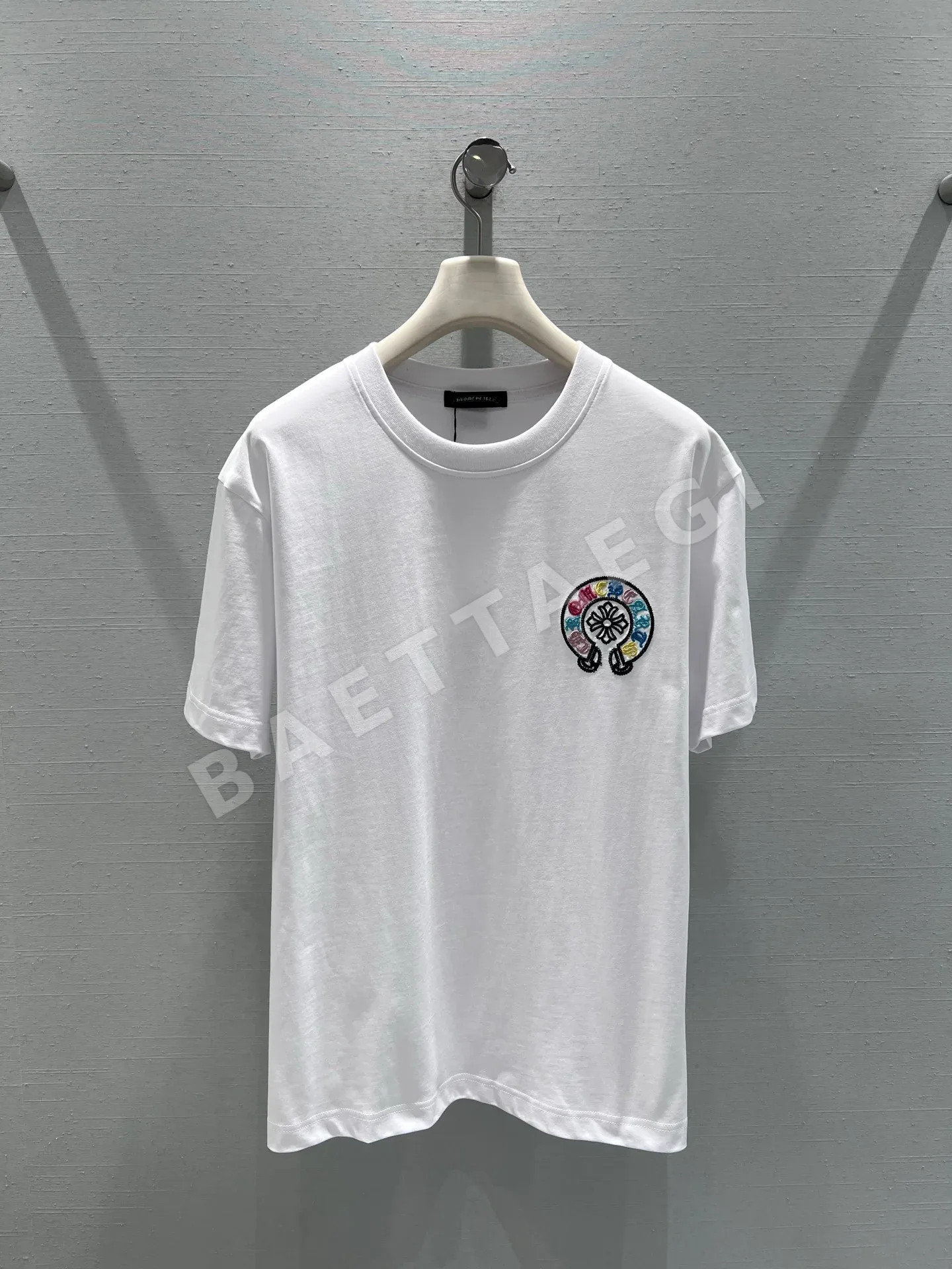크롬하츠 컬러풀 배지 자수 반팔 티셔츠 53141