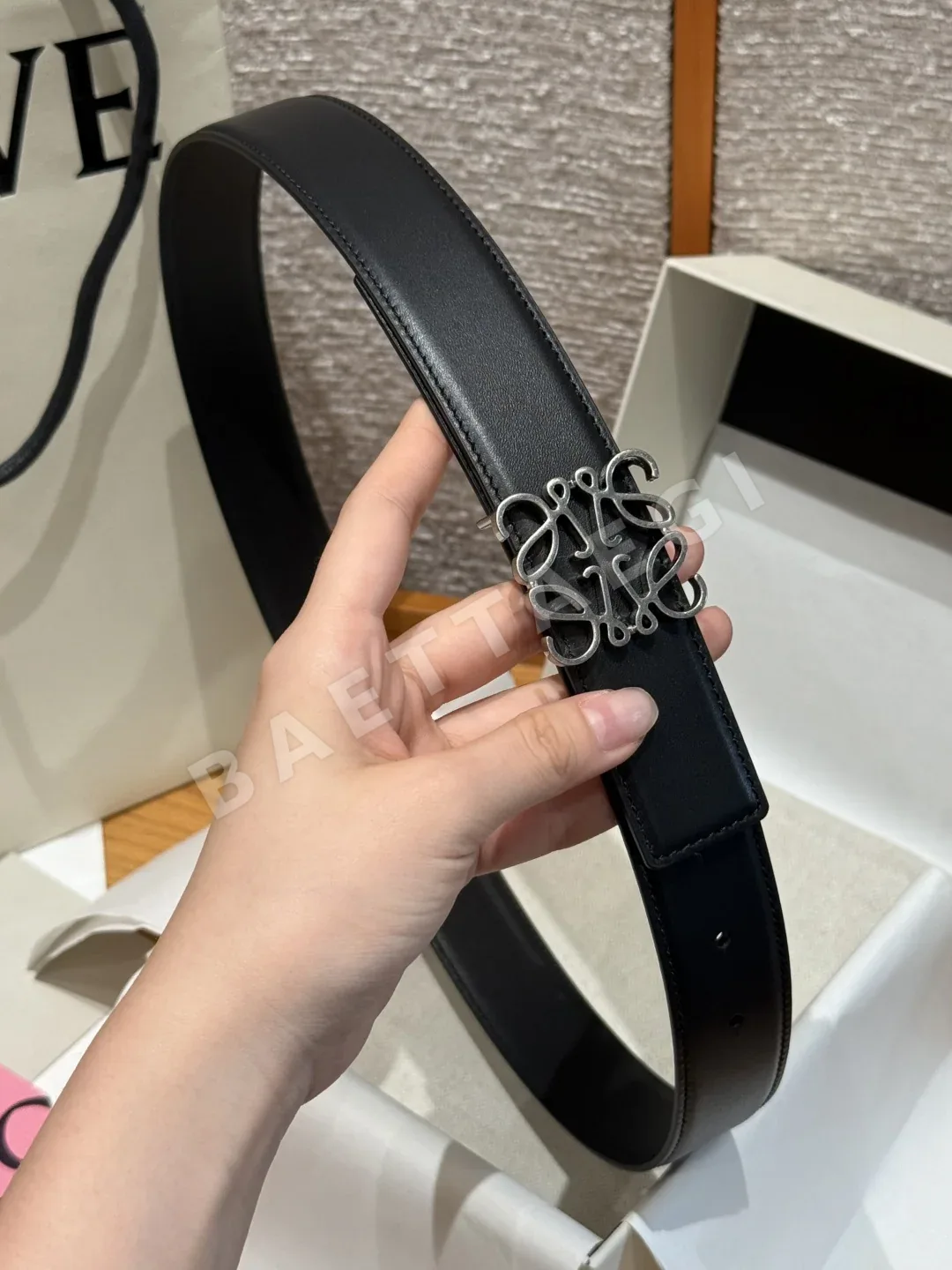 로에베 아나그램 양면 가죽 벨트 상세 이미지 4