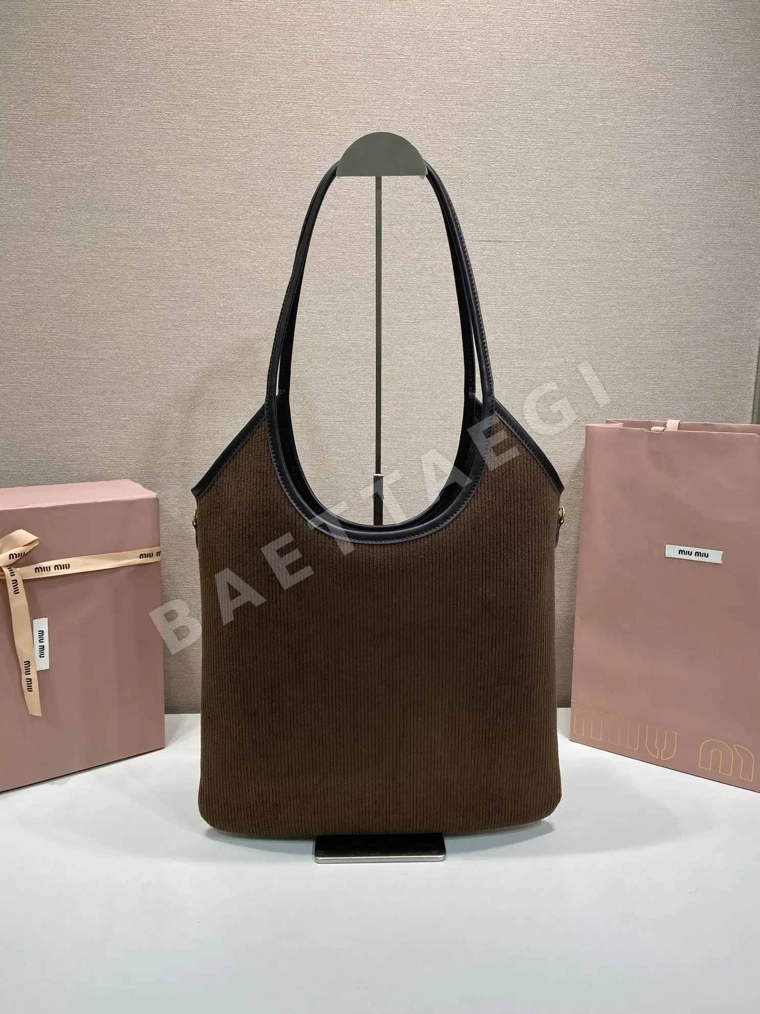 미우미우 코듀로이 토트백 5BG231 상세 이미지 5