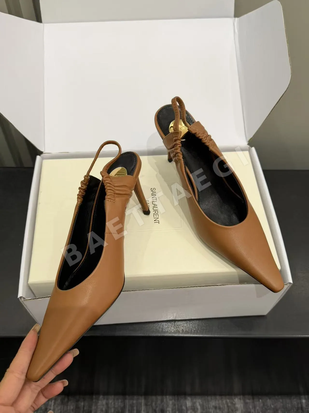 생로랑 YSL 스퀘어 토 오픈 백 샌들 상세 이미지 3