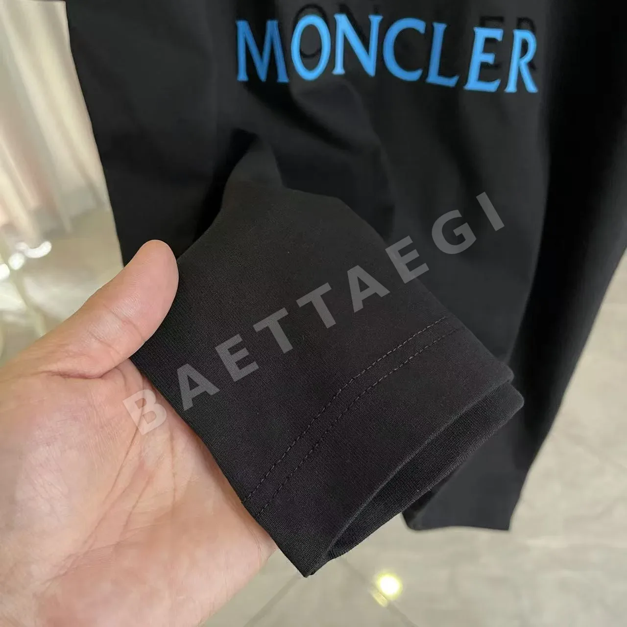 몽클레르 퍼스널라이즈 로고 플로키 반팔 티셔츠 상세 이미지 9