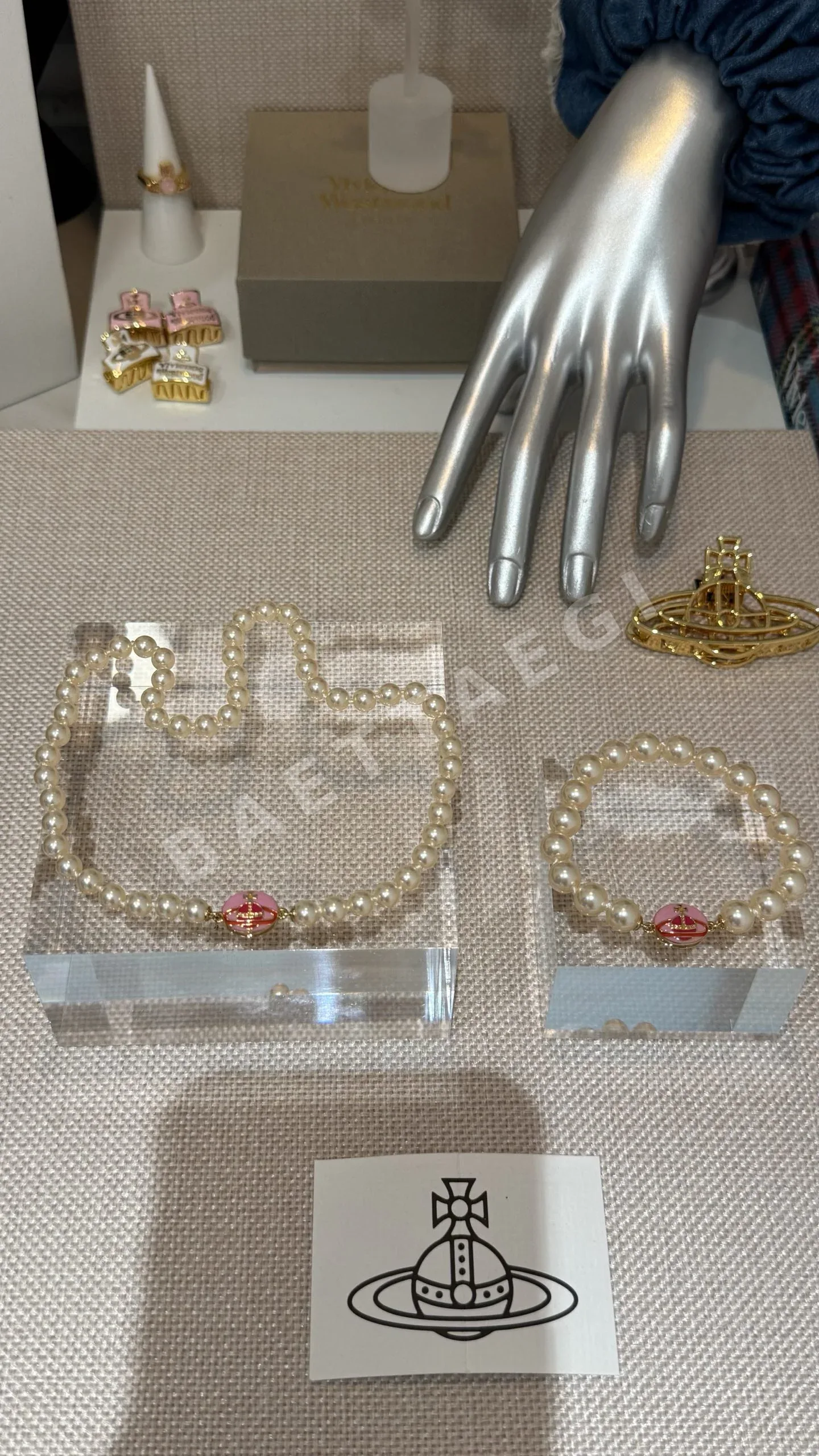 비비안웨스트우드 골드 에나멜 핑크 새턴 펄 목걸이 상세 이미지 1
