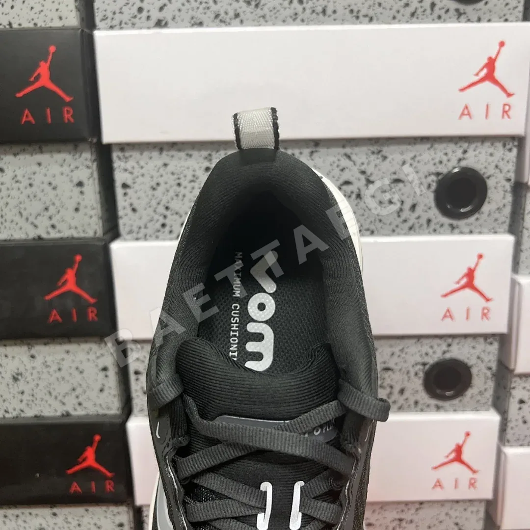 나이키 [XY] 보메로 플러스 HV8150-008 201267 Nike Vomero Plus Anthracite White Wolf Grey 상세 이미지 5