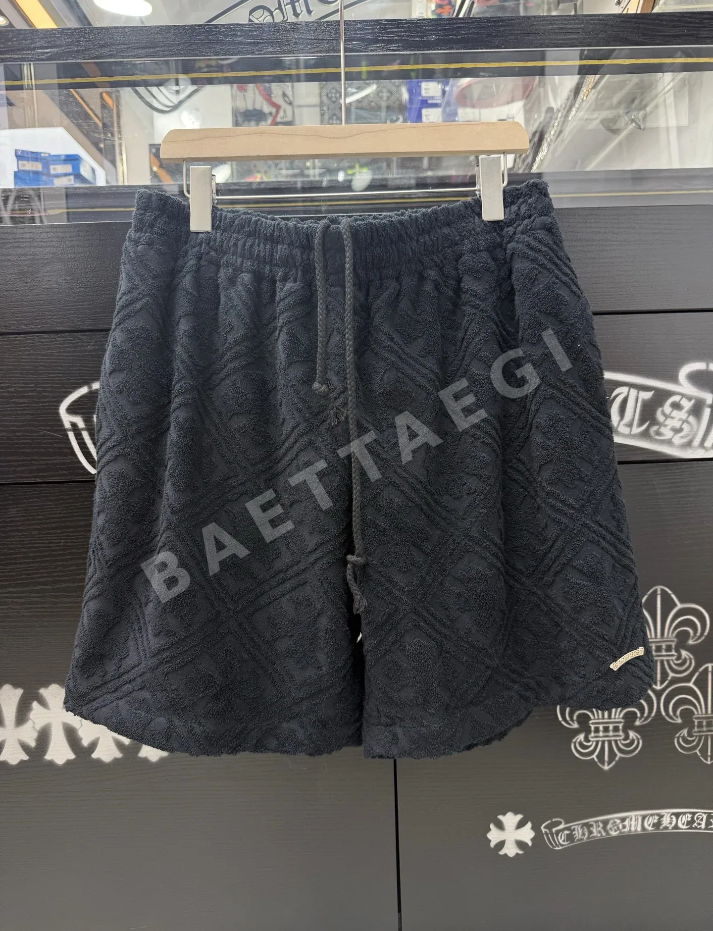 크롬하츠 모노그램 크로스 패치 블랙 테리클로스 반바지 상세 이미지 3
