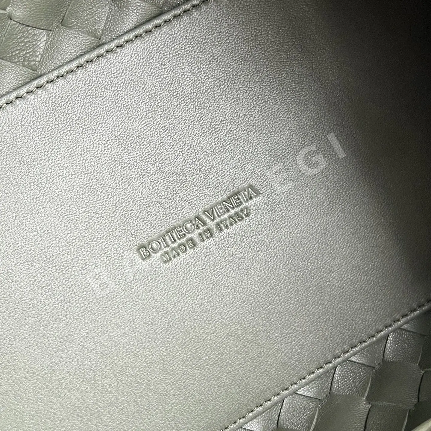 보테가베네타 미디엄 파라슈트 백 835921 상세 이미지 9