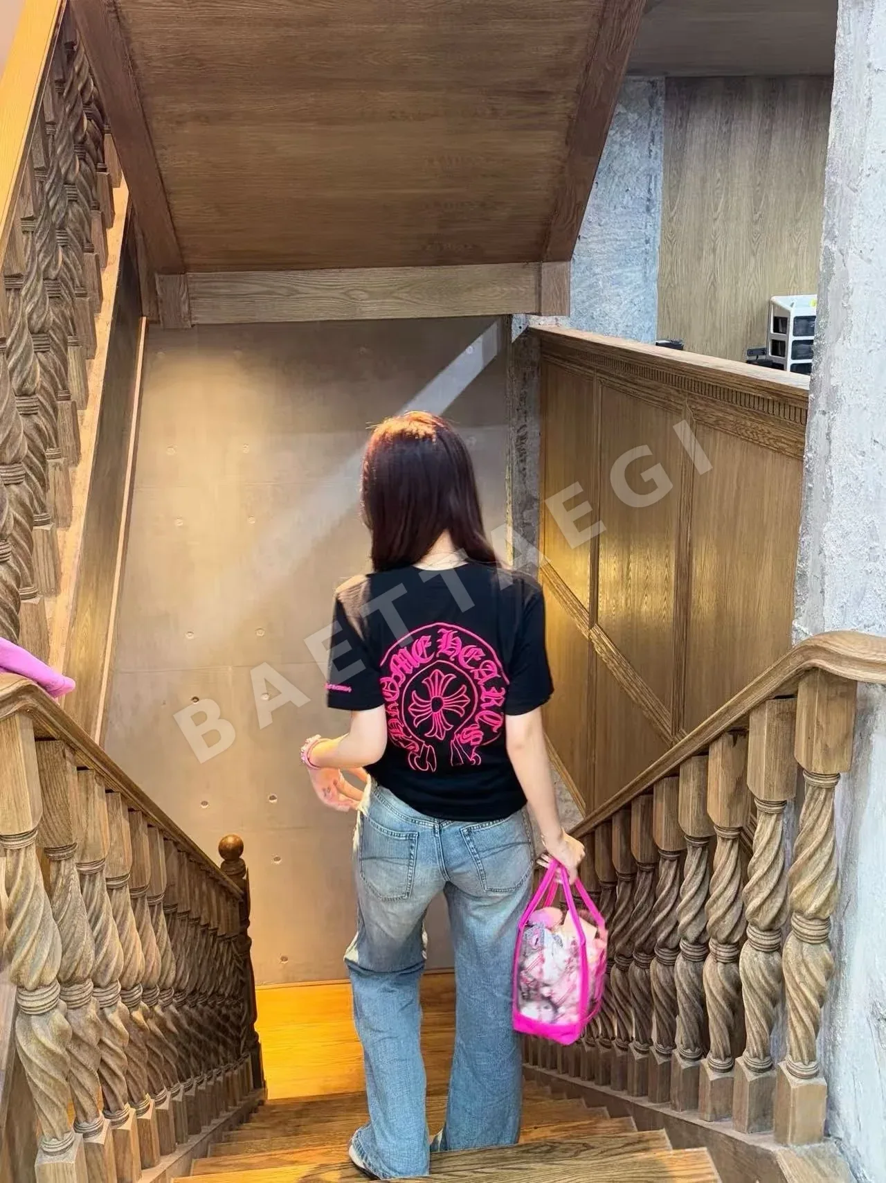 크롬하츠 핑크 말발굽 십자가 프린트 반팔 티셔츠 상세 이미지 4