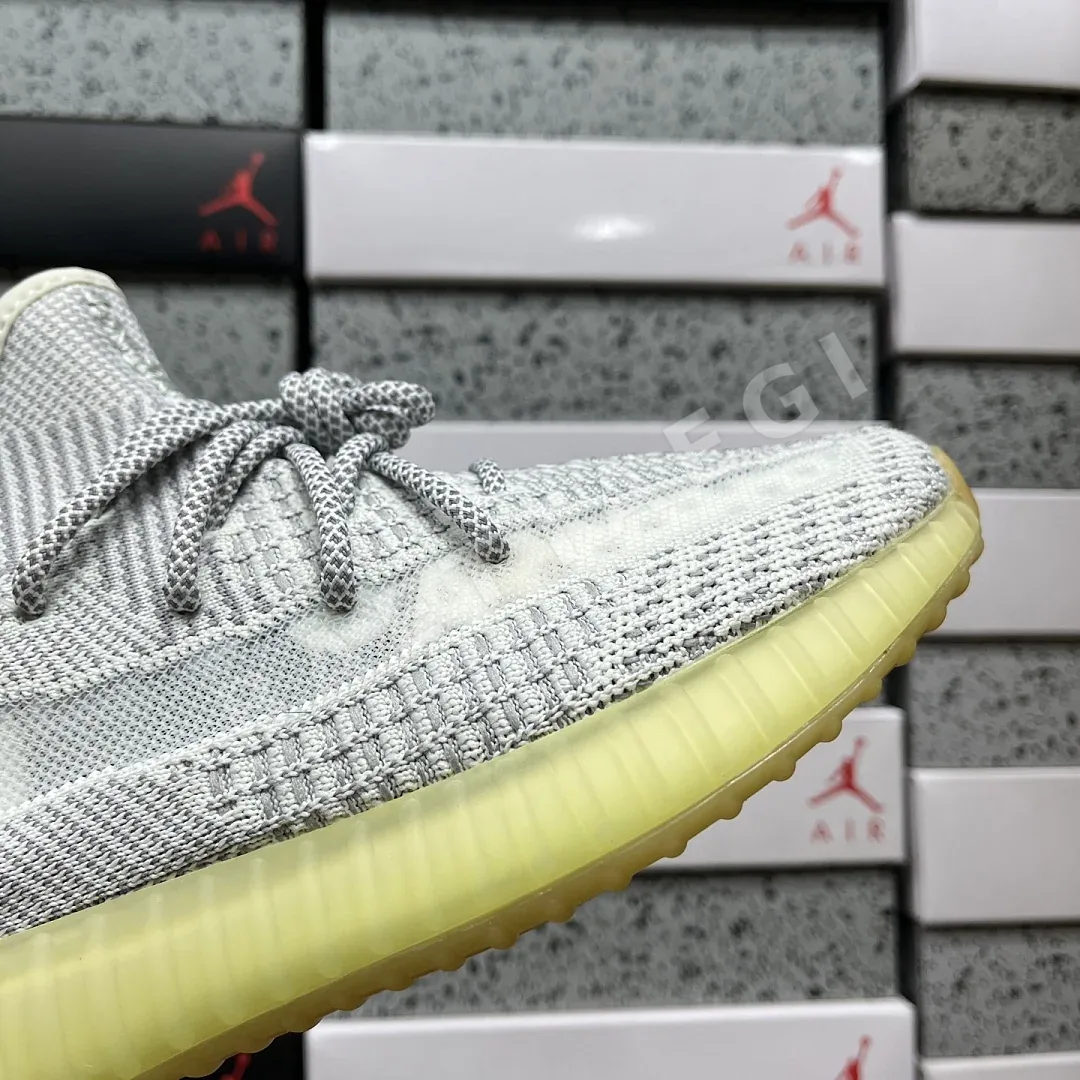 아디다스 [XQ] 이지 부스트 350 V2 FX4348 200808 Adidas Yeezy Boost 350 V2 Yeshaya 상세 이미지 2
