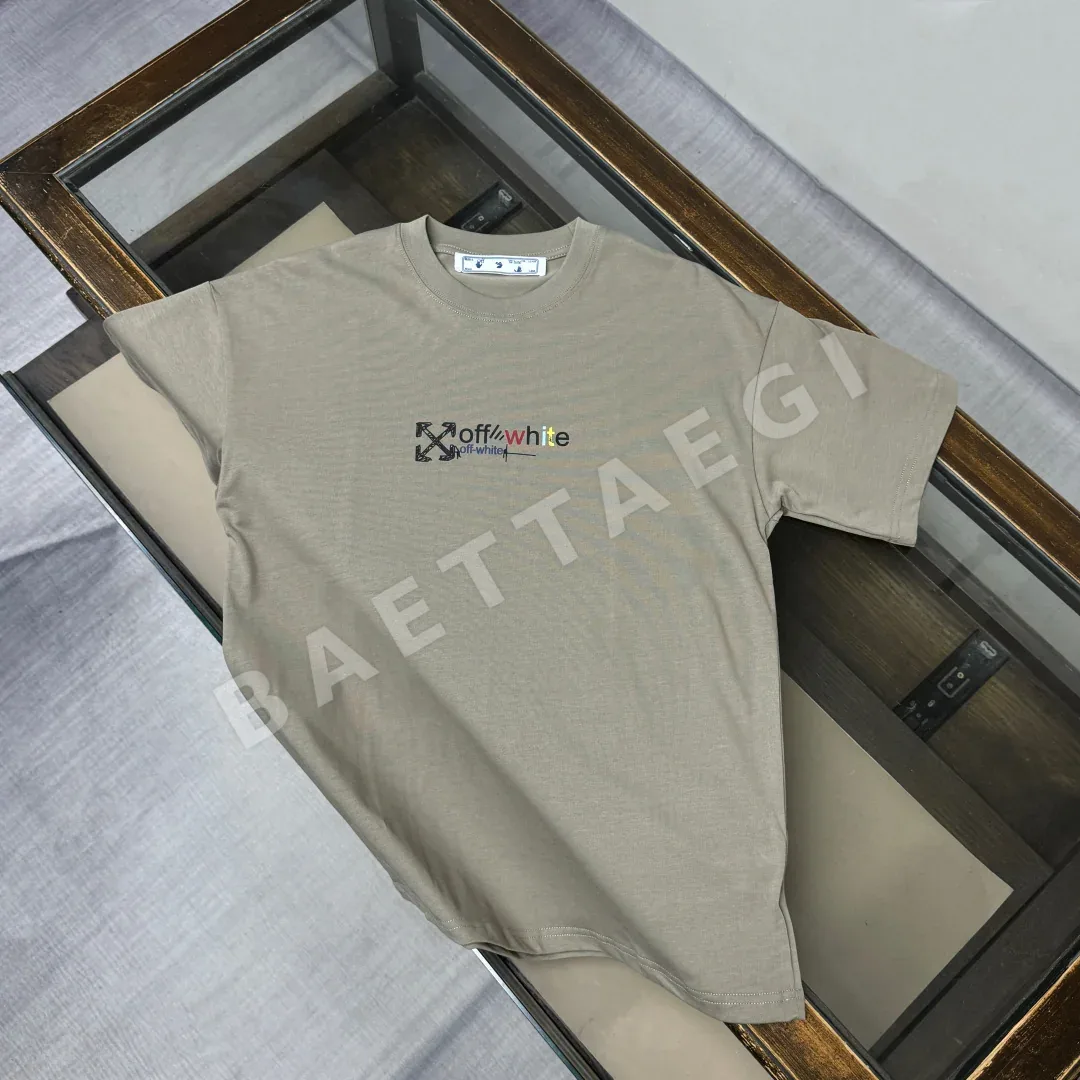 오프화이트 크루넥 남성 반팔 티셔츠 상세 이미지 2