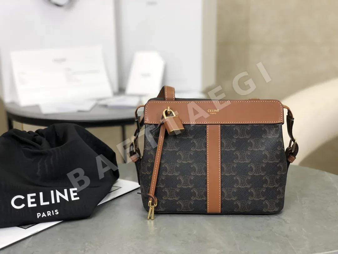 셀린느 프렌치 빈티지 락 숄더백 86549