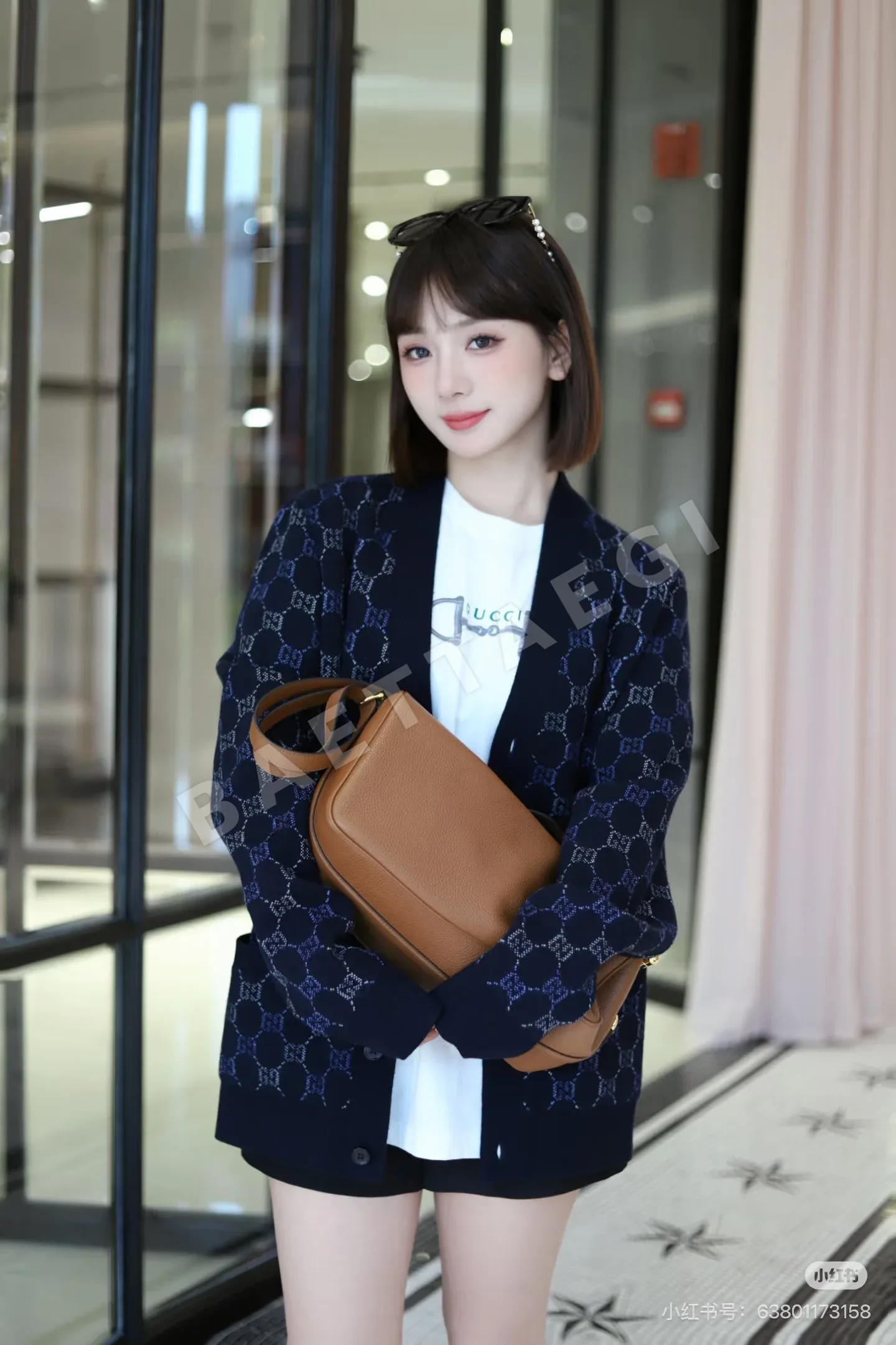 구찌 여성 가디건 91621