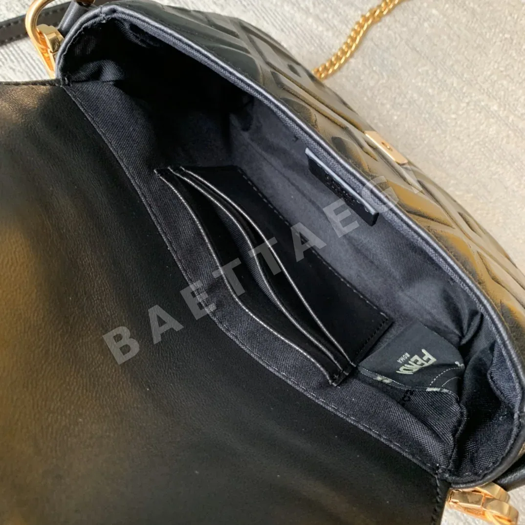 펜디 FF 패턴 램스킨 바게트 미니 핸드백 상세 이미지 8