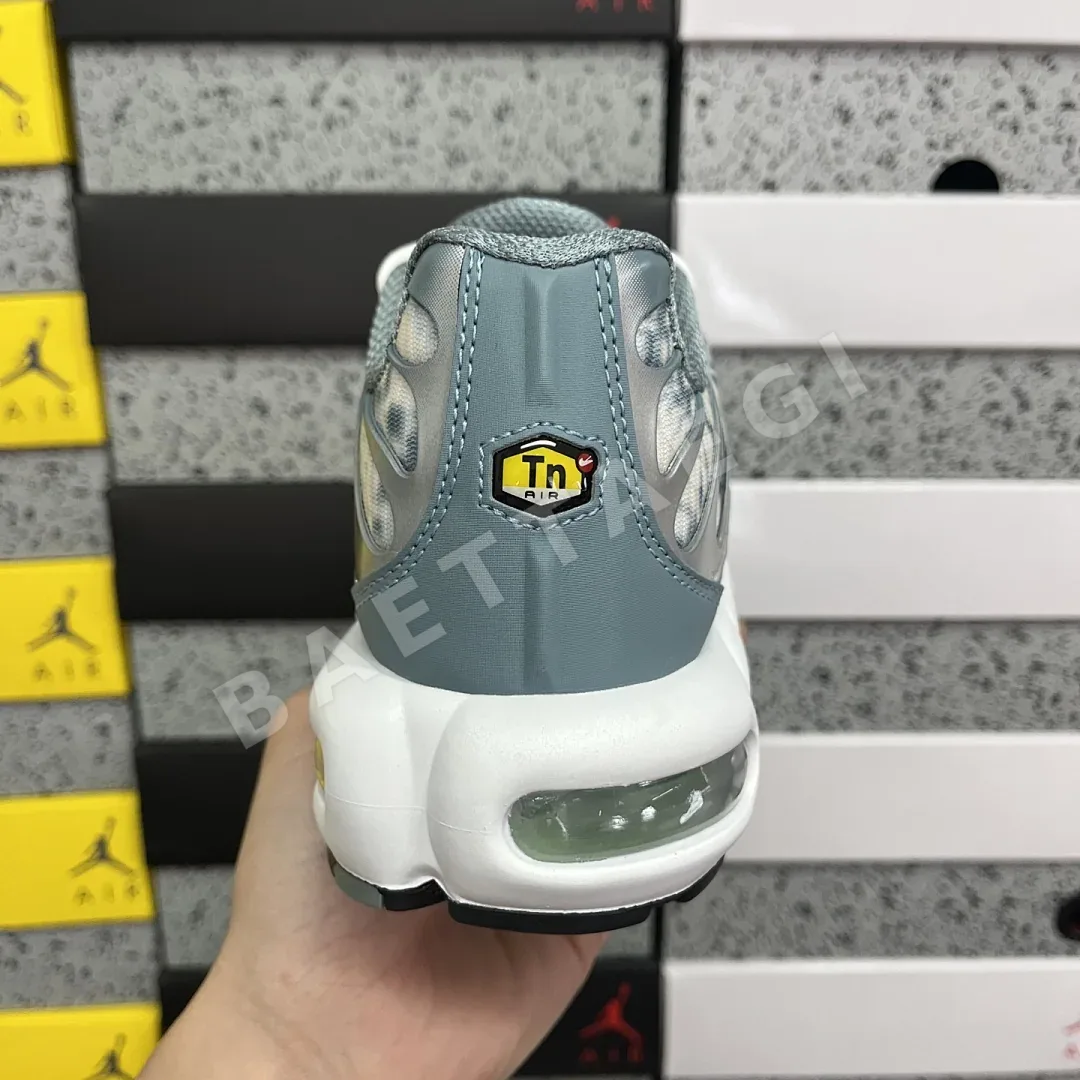 나이키 [DF] 에어 맥스 플러스 블루 화이트 FV0394-300 201073 Nike Air Max Plus Origins Waterway 상세 이미지 4