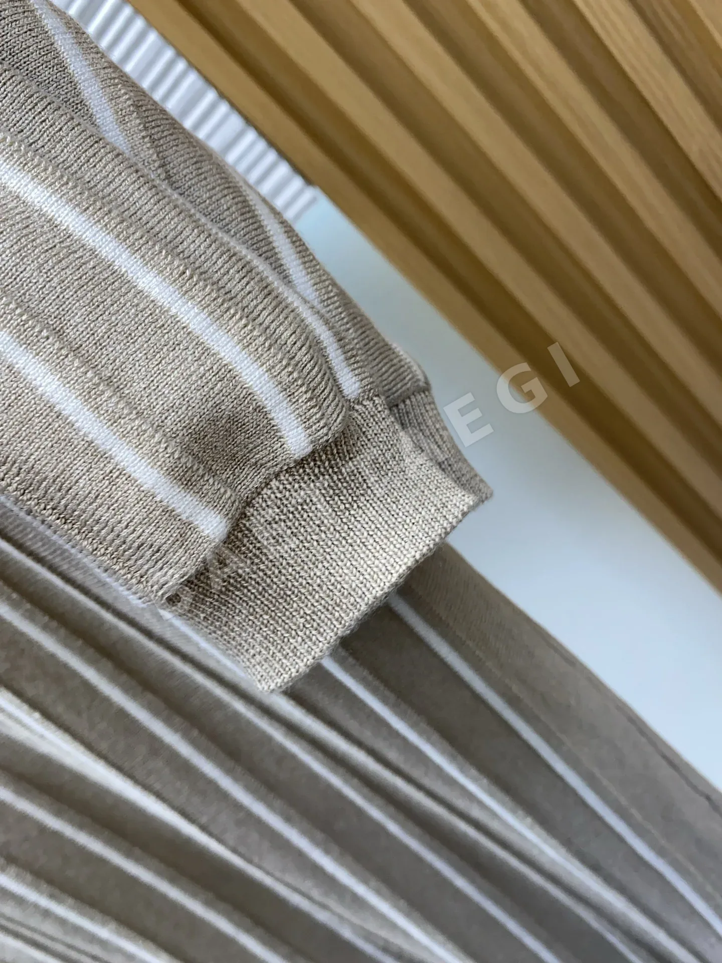 브리오니 세로 줄무늬 실크 반팔 니트 폴로셔츠 상세 이미지 5