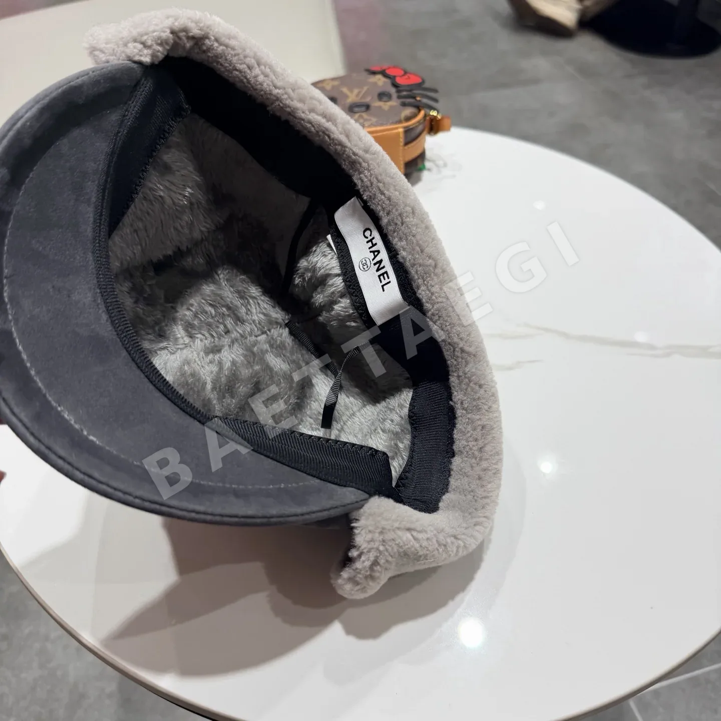 샤넬 더퍼 스웨이드 캡 상세 이미지 8