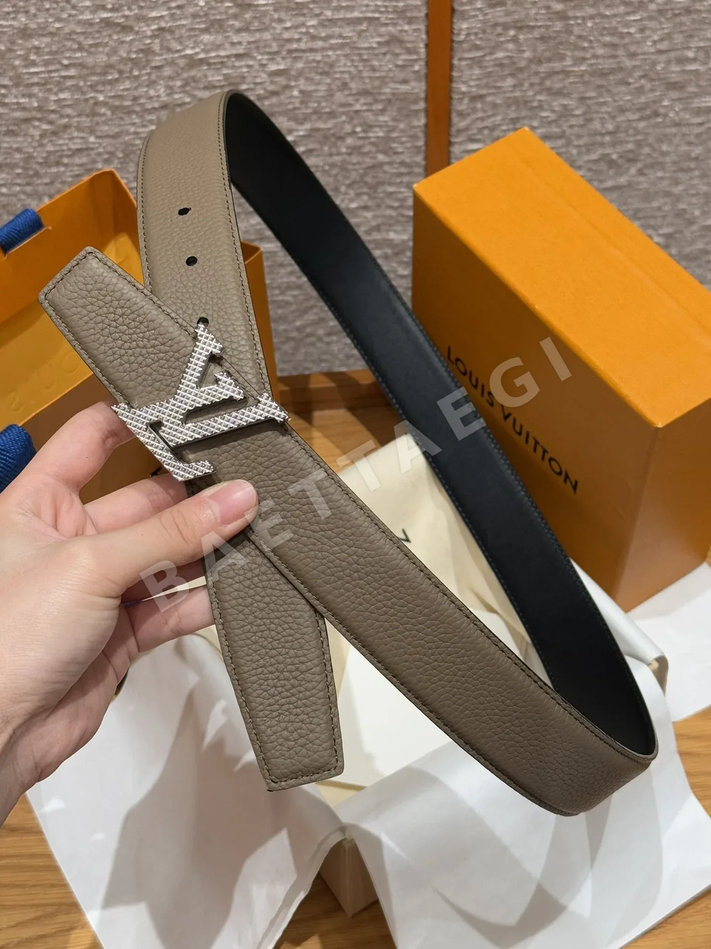루이비통 스테인리스 스틸 버클 양면 소가죽 벨트 상세 이미지 9