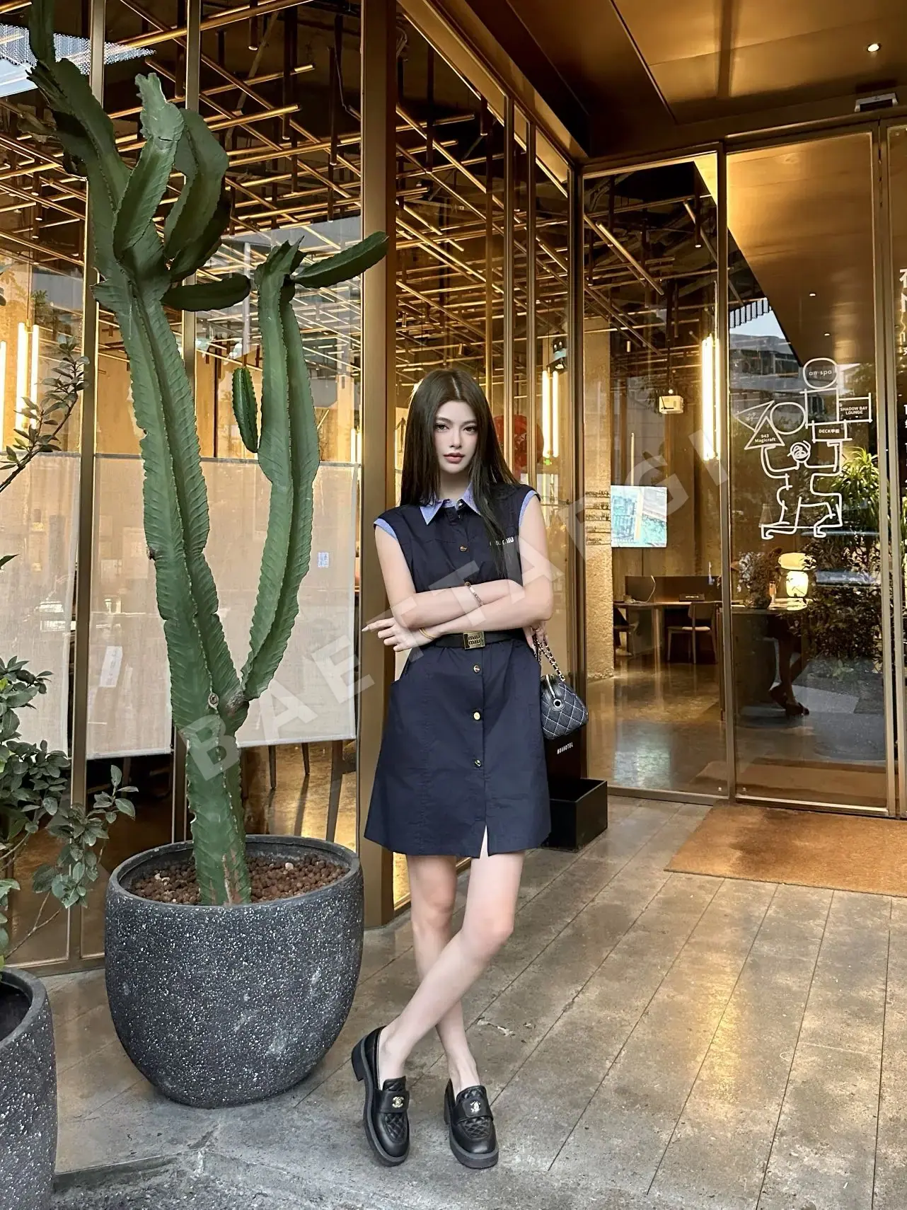 미우미우 블루 체크 패턴 패치워크 노슬리브 원피스 상세 이미지 2