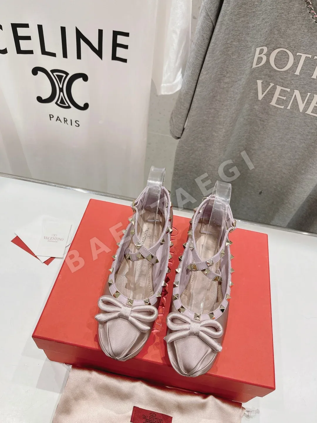 발렌티노 스터드 발레 플랫 24657