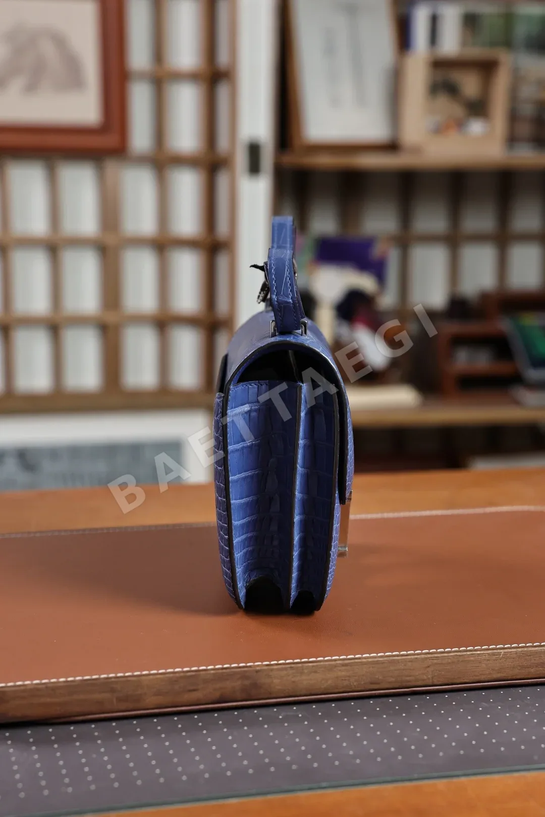 에르메스 콘스탄스 19 매트 아메리칸 크로커다일 가방 상세 이미지 2