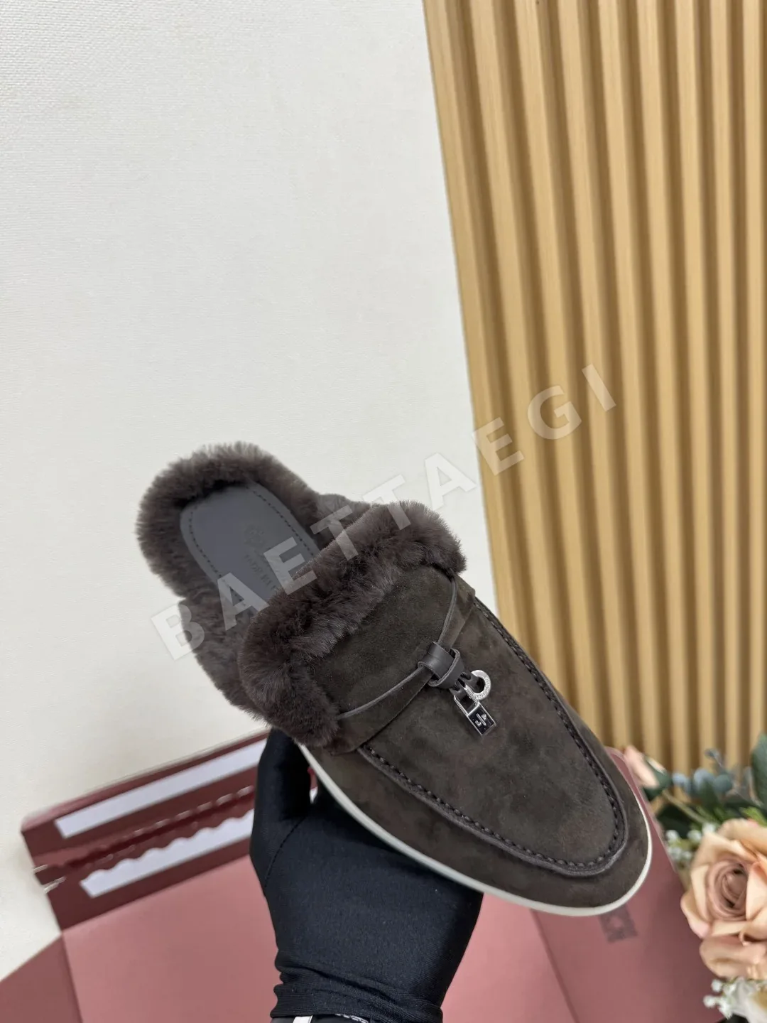 로로피아나 비버 퍼 모카신 슬리퍼 상세 이미지 9