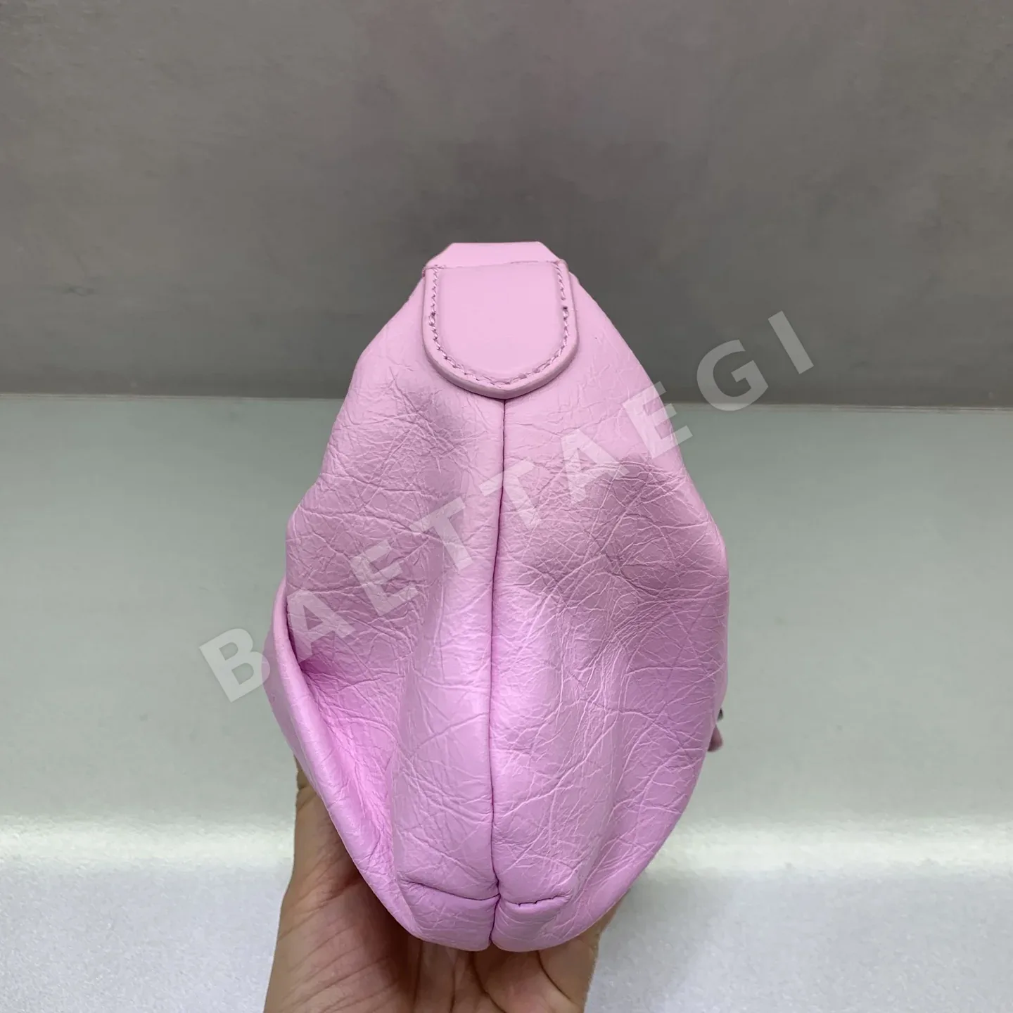 발렌시아가 램스킨 피치 컬러 핸드백 상세 이미지 3