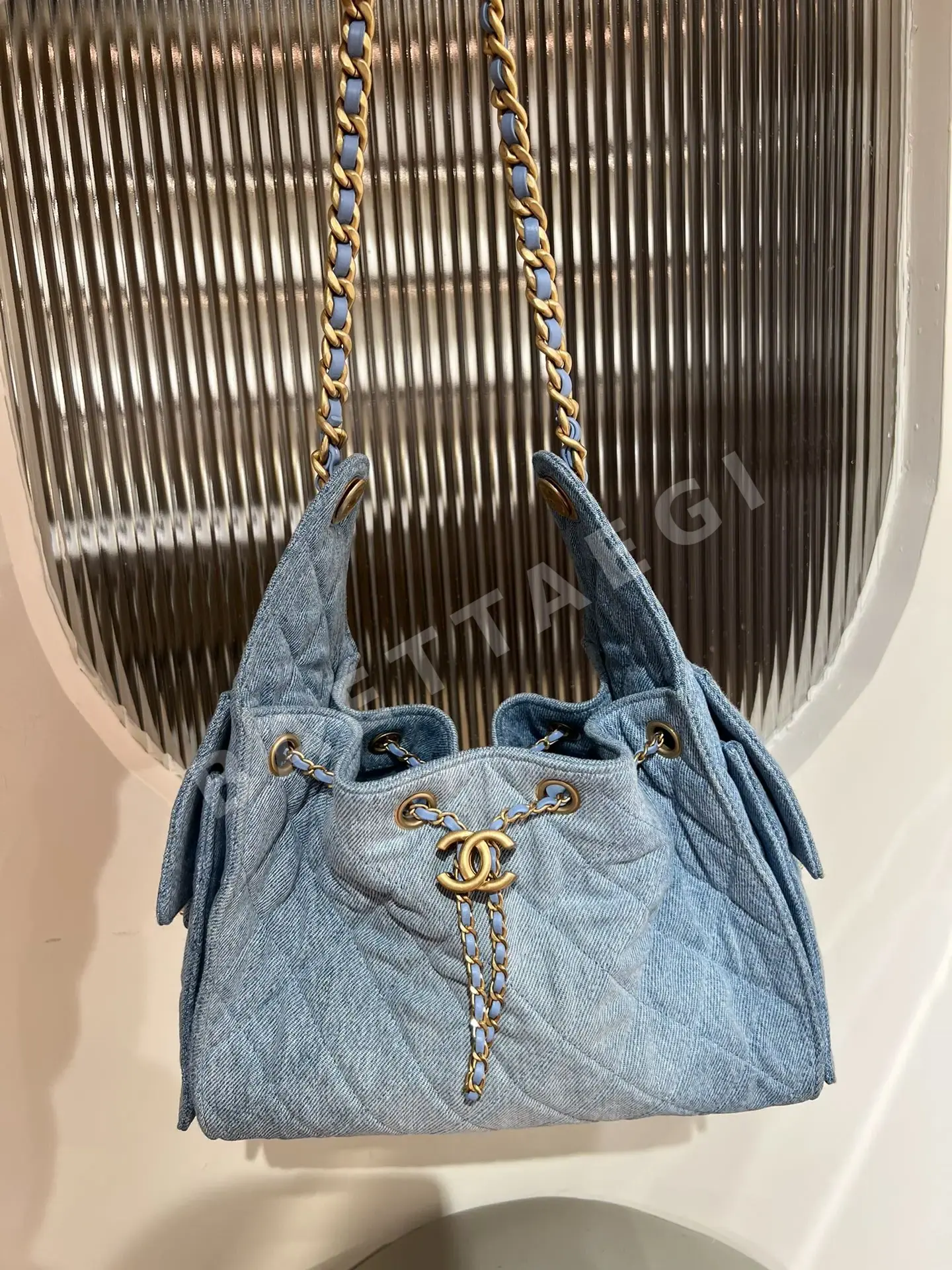 샤넬 데님 미니 숄더백 136256