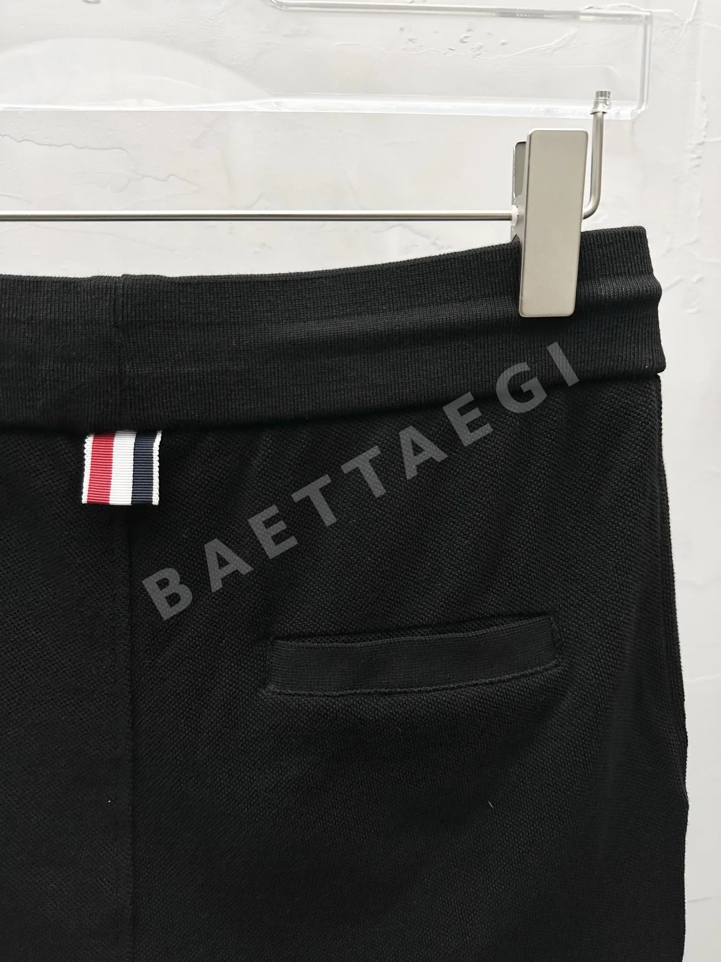 톰브라운 피케 스트라이프 남성 반바지 상세 이미지 8