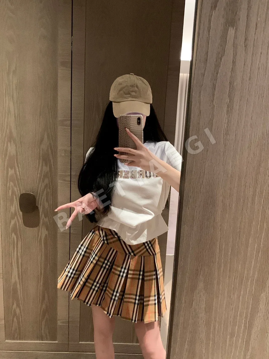 버버리 업리케 자수 라인스톤 남성 반팔 티셔츠 상세 이미지 8