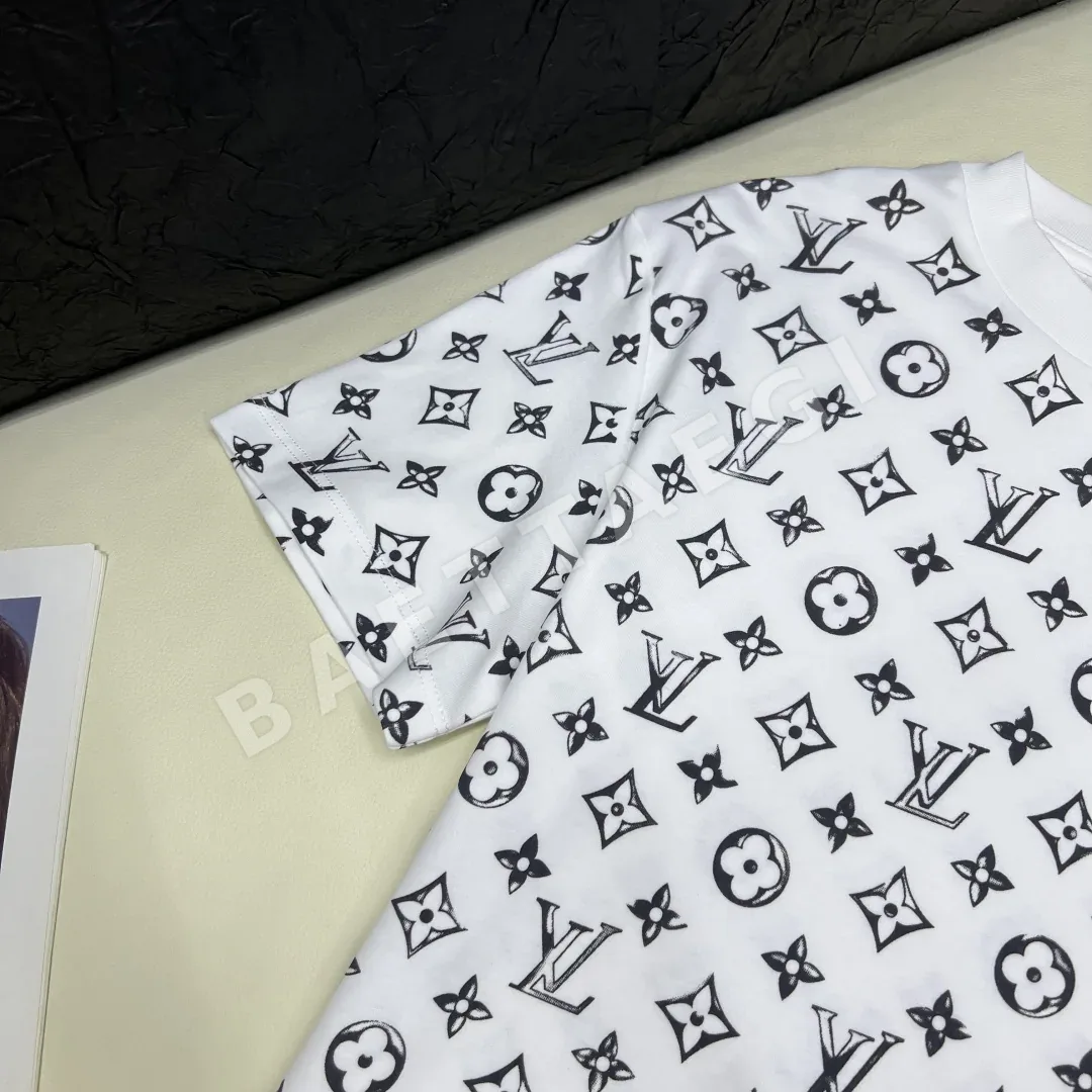 루이비통 면 라운드넥 여성 반팔 티셔츠 상세 이미지 5