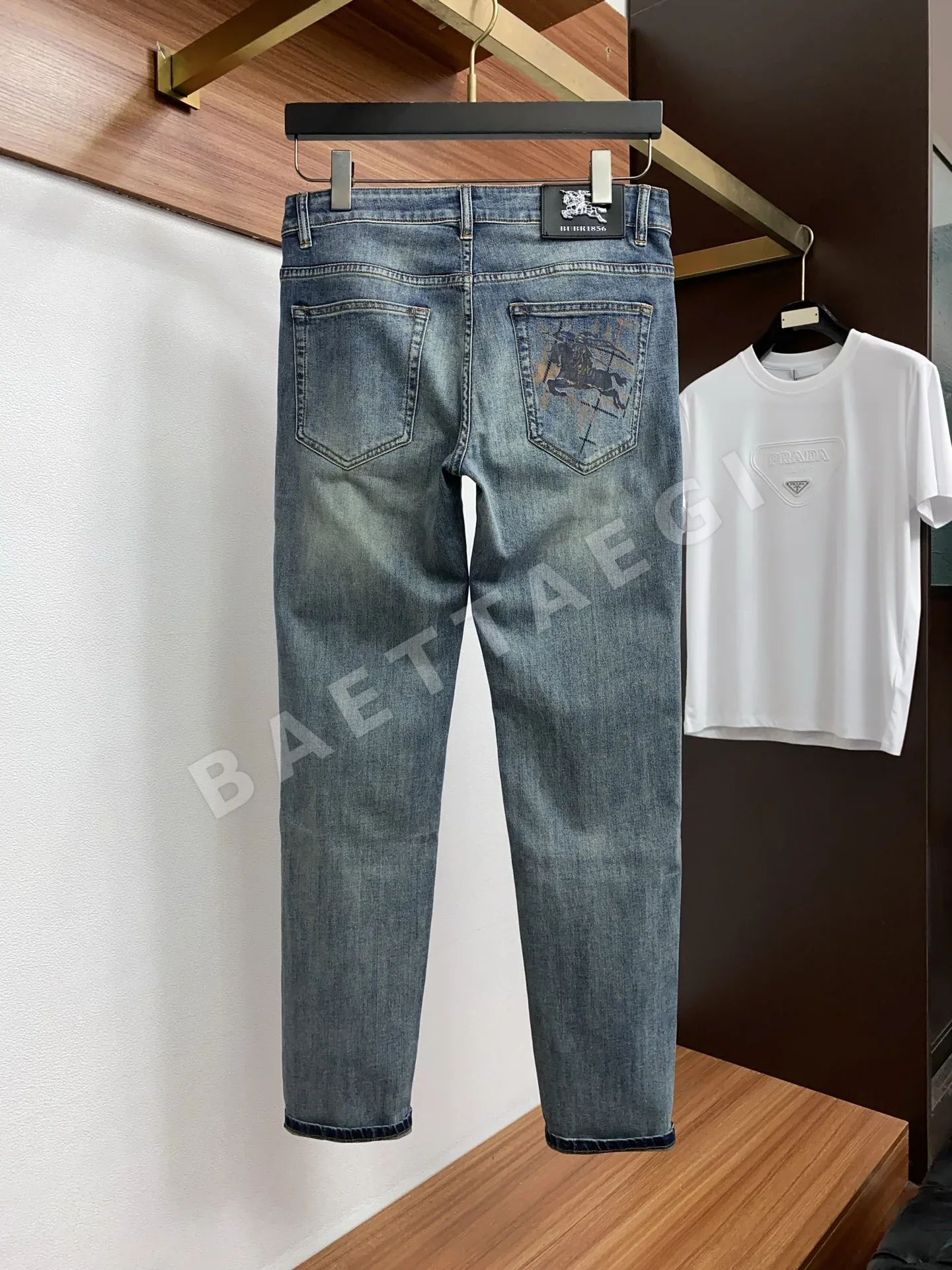 버버리 남성 데님 바지 상세 이미지 8