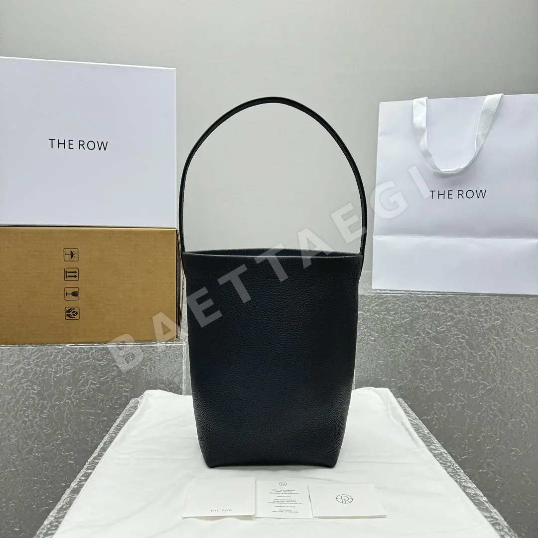 더로우 블랙 버킷백