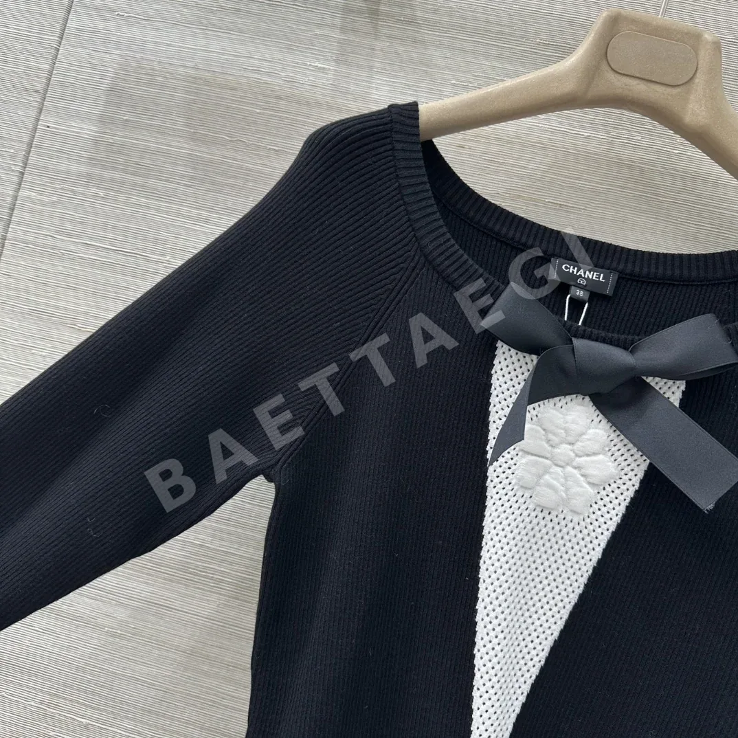 샤넬 까멜리아 3D 리본 니트 원피스 블랙 화이트 상세 이미지 3