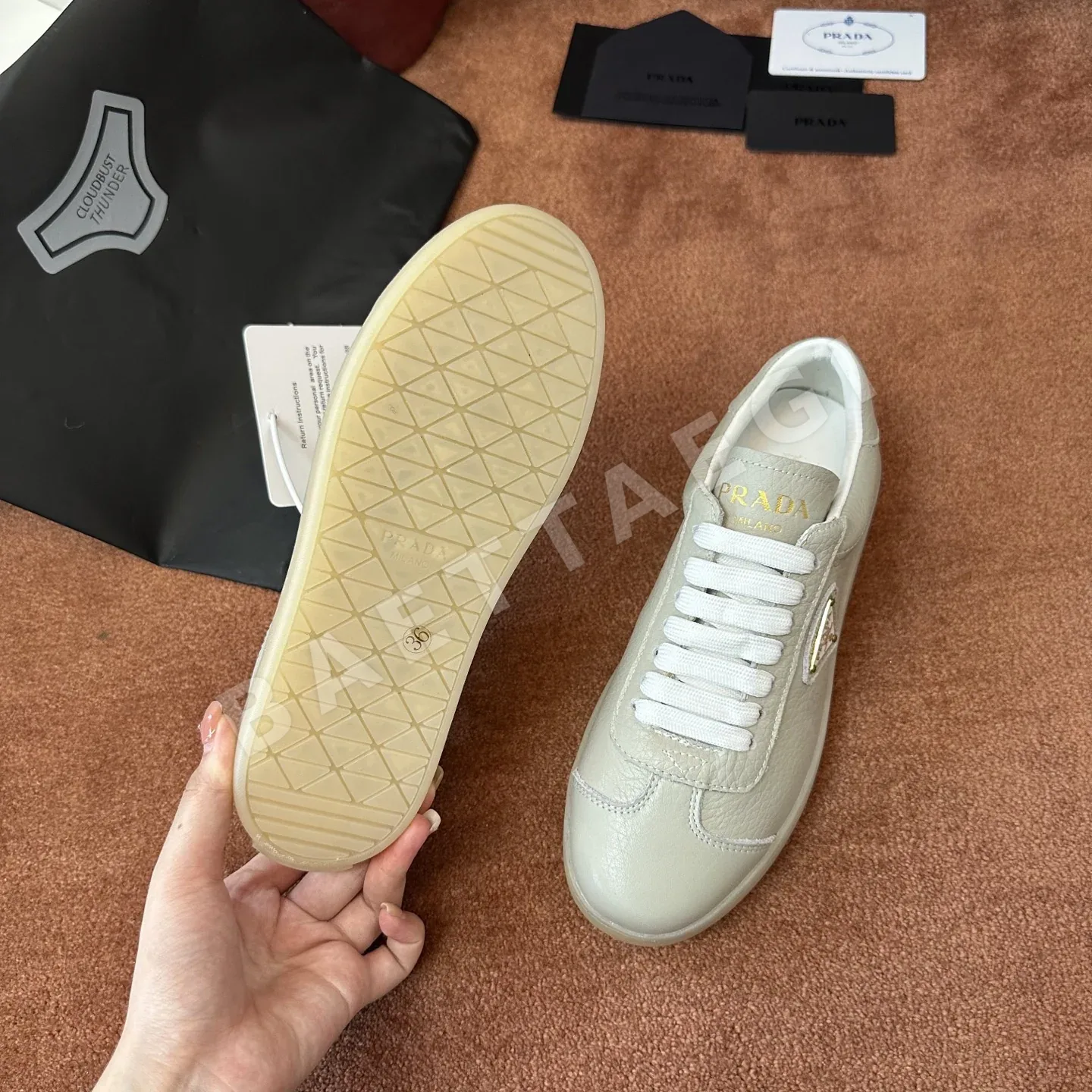 프라다(Prada) 스웨이드 스니커즈 상세 이미지 7